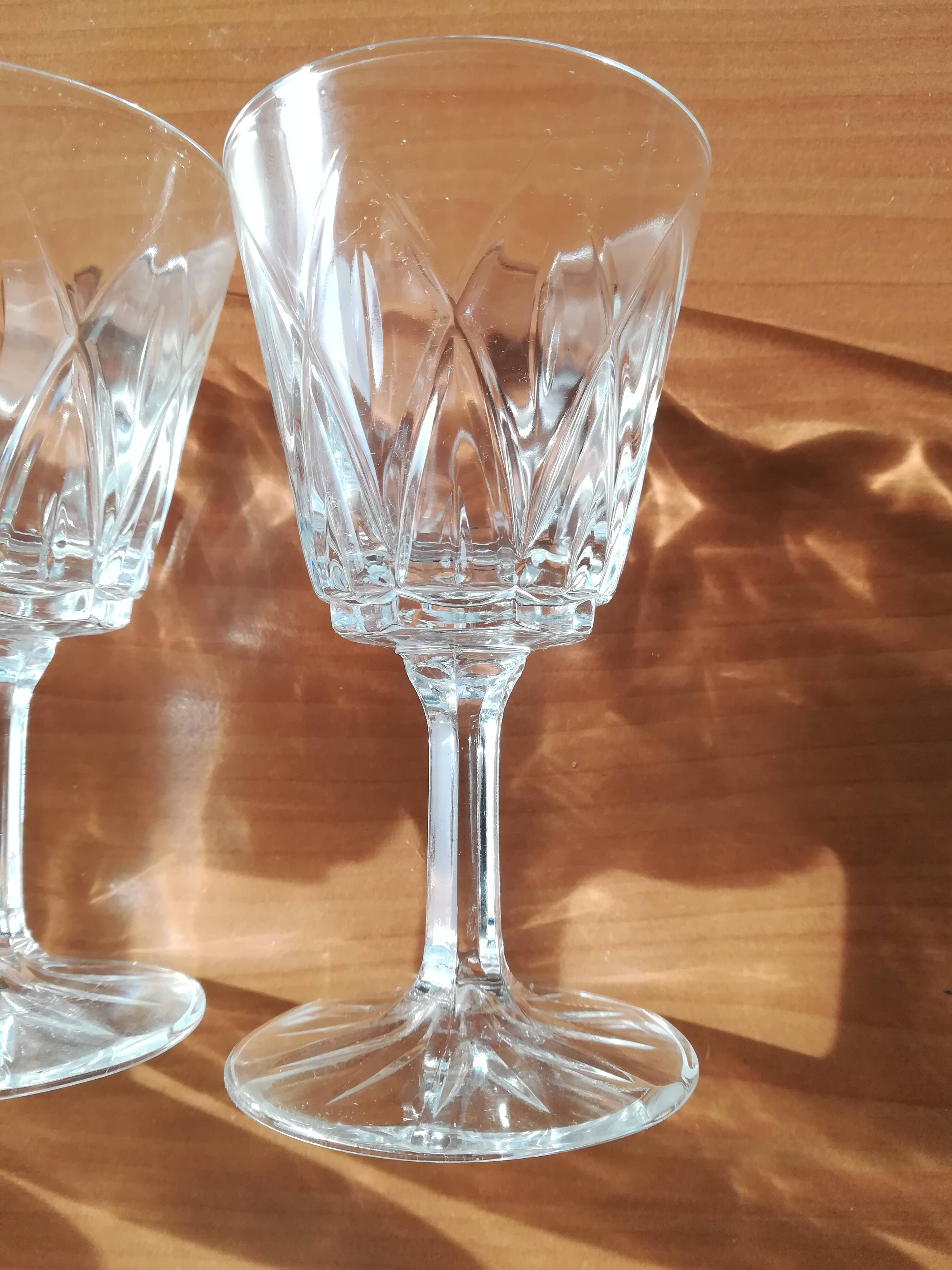 Set of 4 Harlequin Crystal Stemmed Glasses