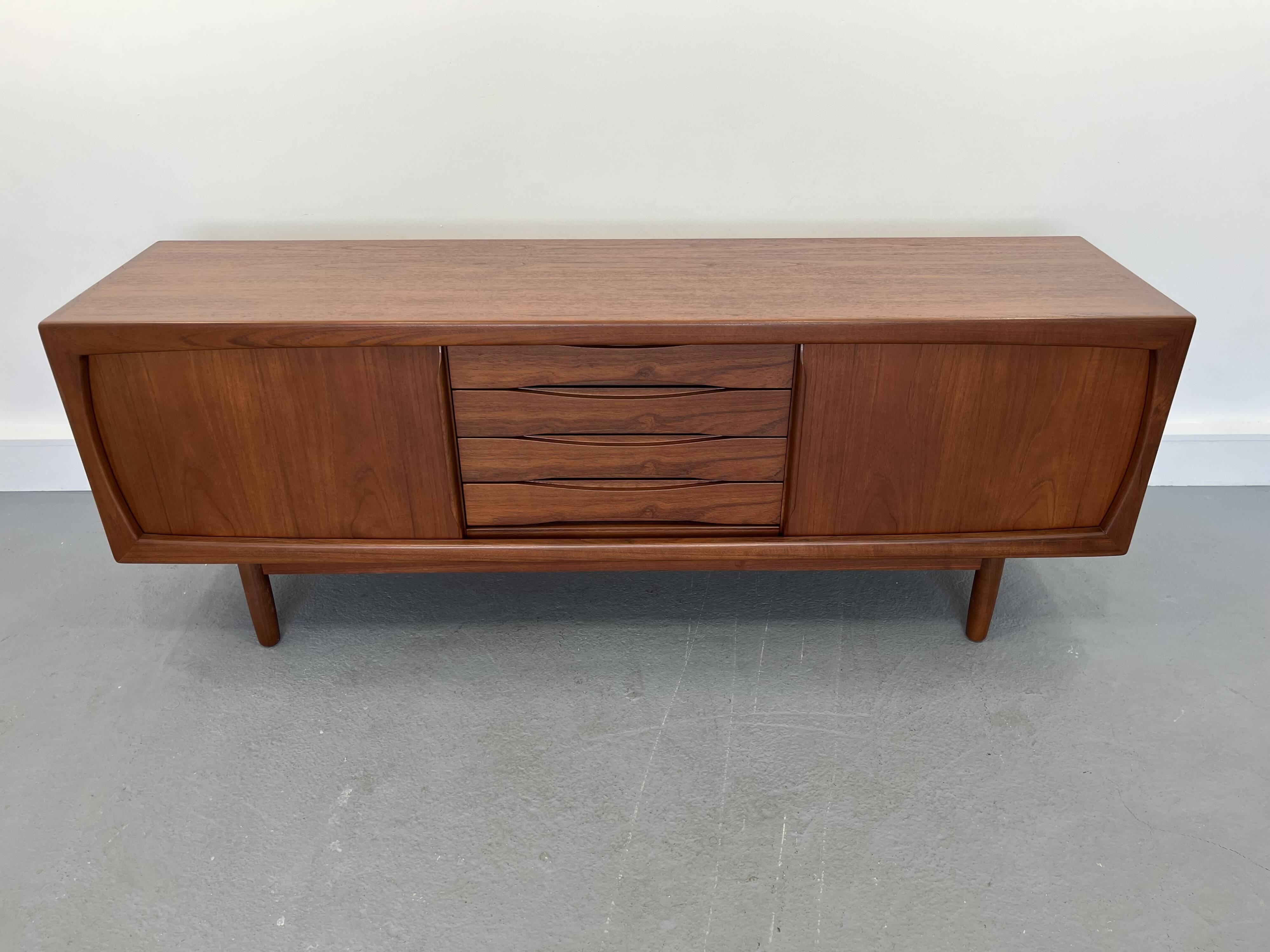 Enfilade par Johannes Andersen pour Uldum Mobelfabrik, 1960s