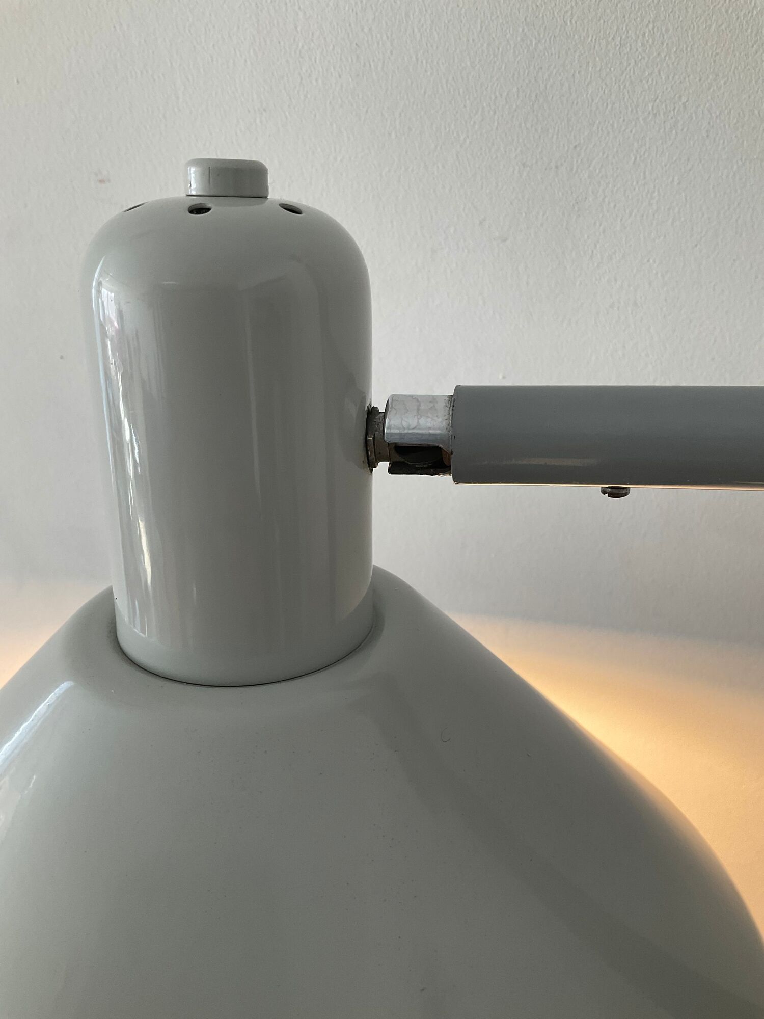 Lampadaire vintage années 70-80 en métal gris