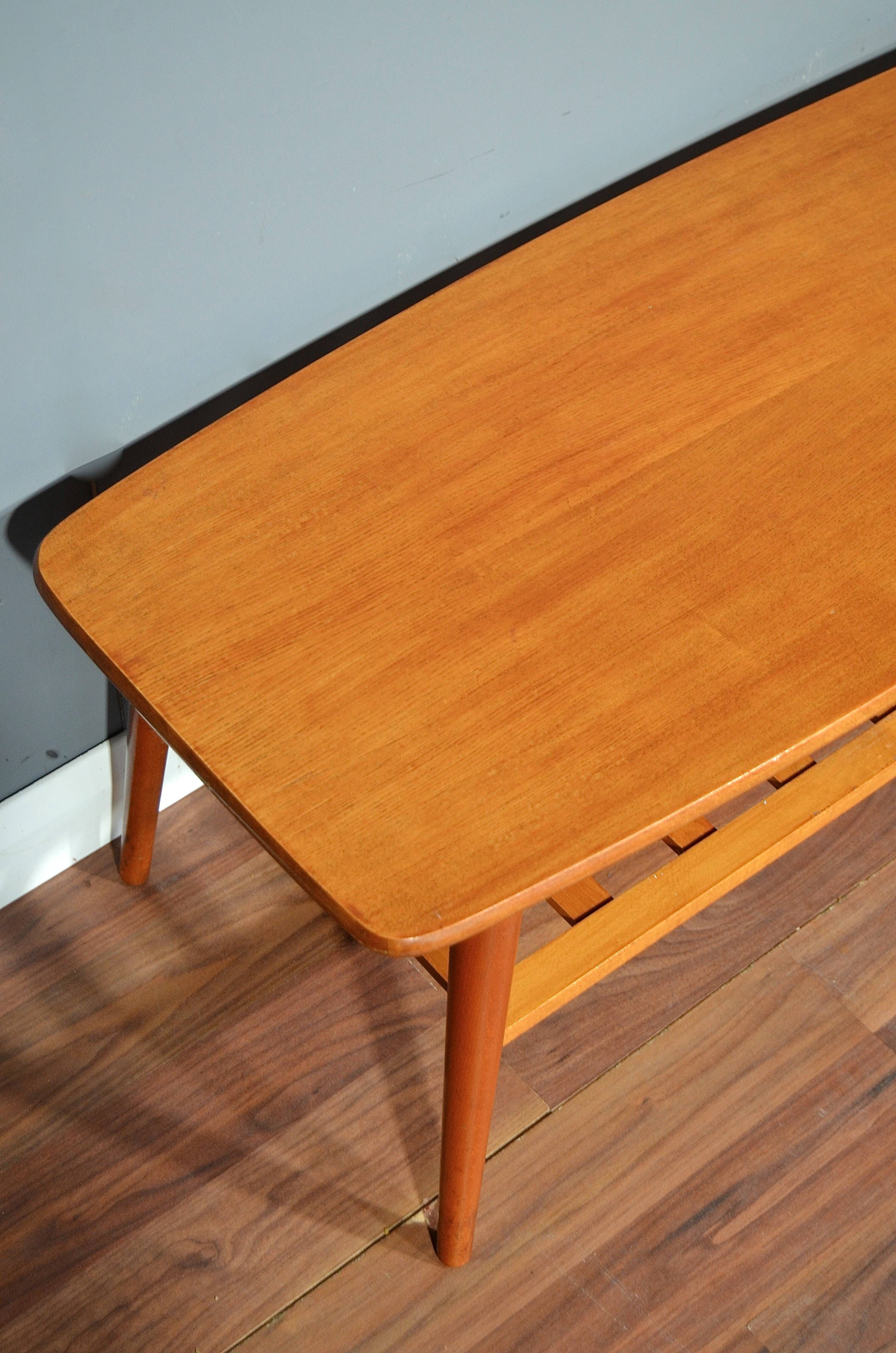 Table basse à deux niveaux en teck
