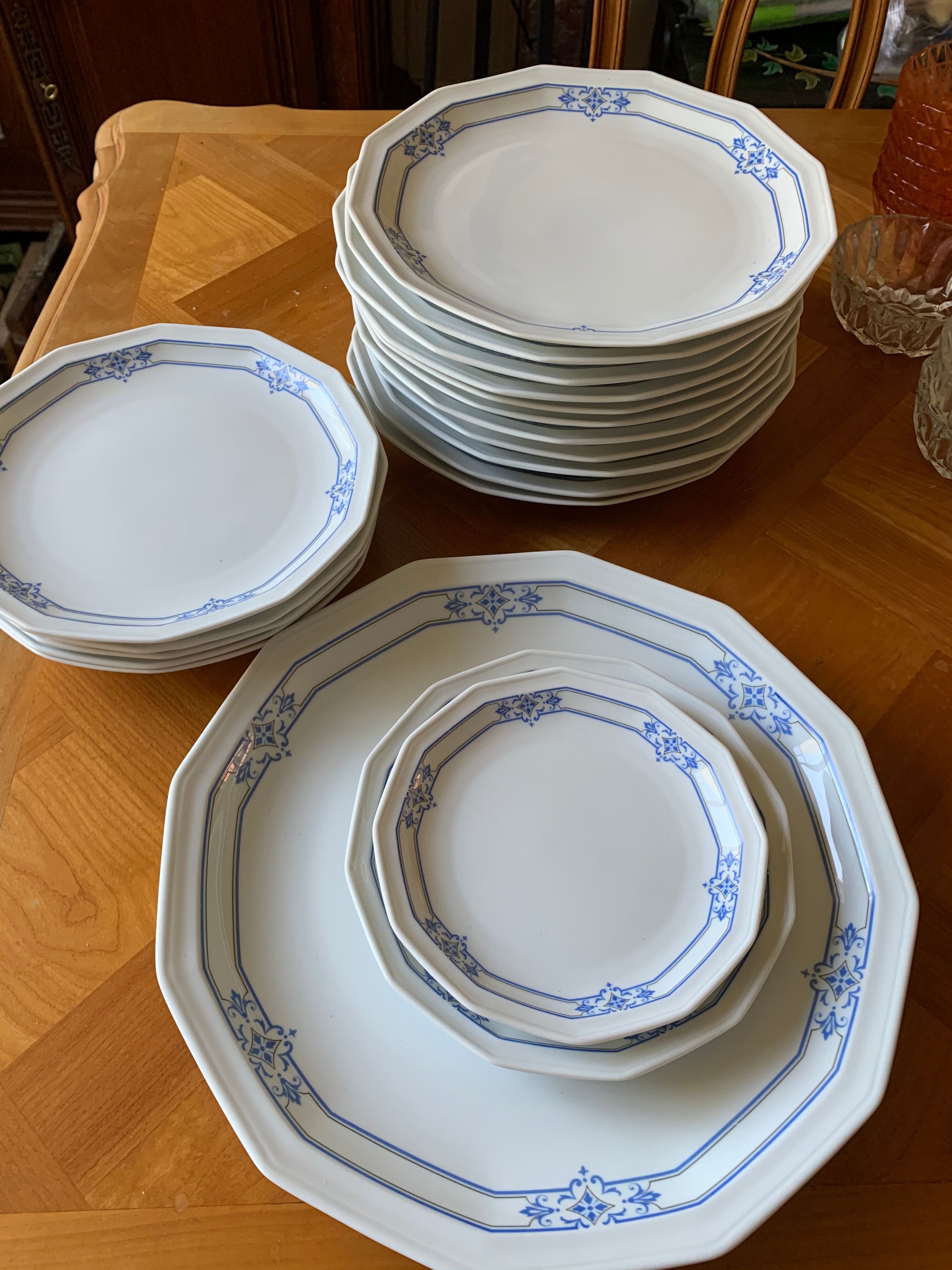 Porcelain service - 20 pieces - Bernardaud Limoges
