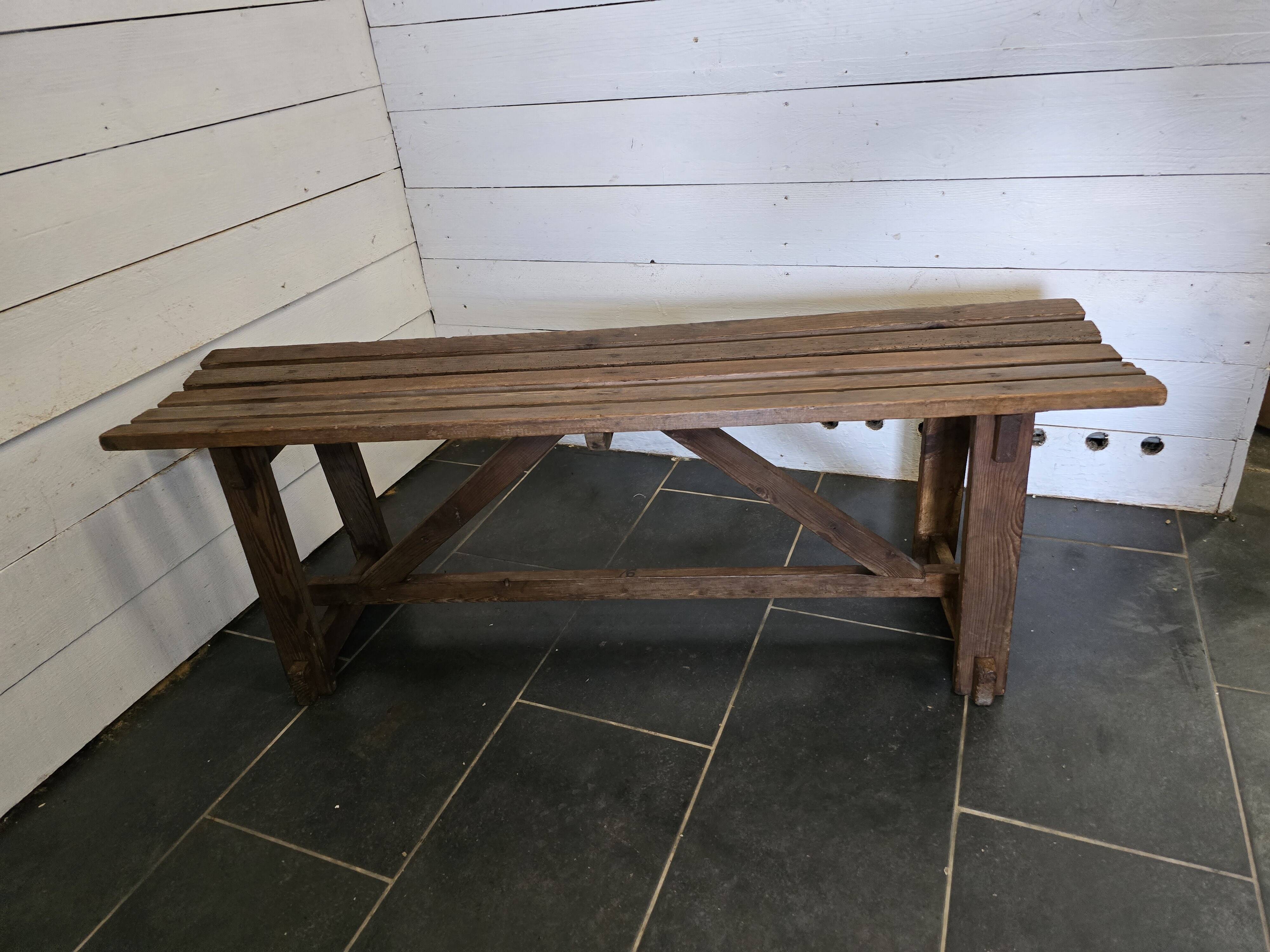 Ancien banc en bois , 130cms de L