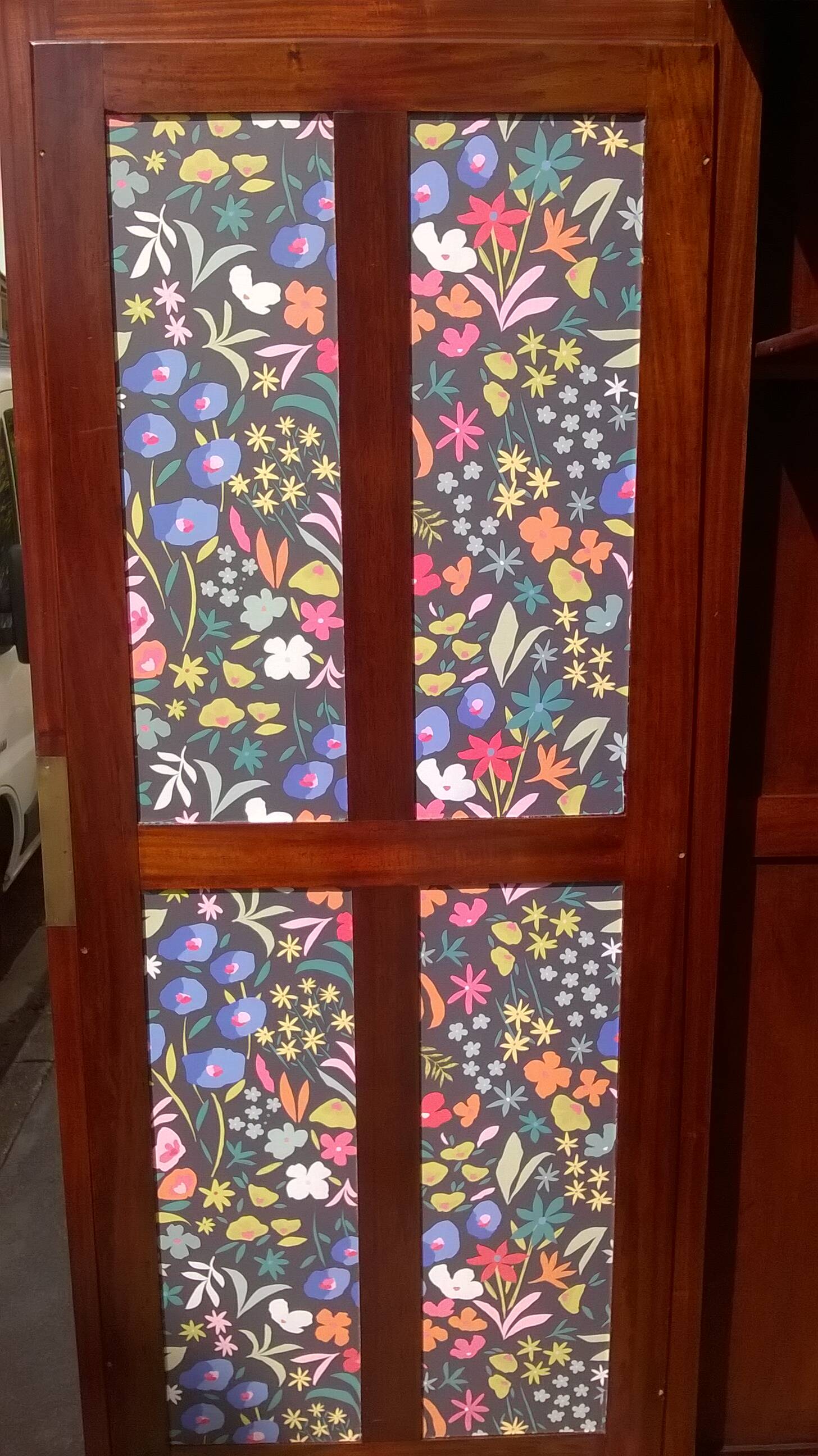 Parisian hotel wardrobe year 1900