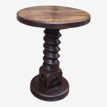 Pedestal table