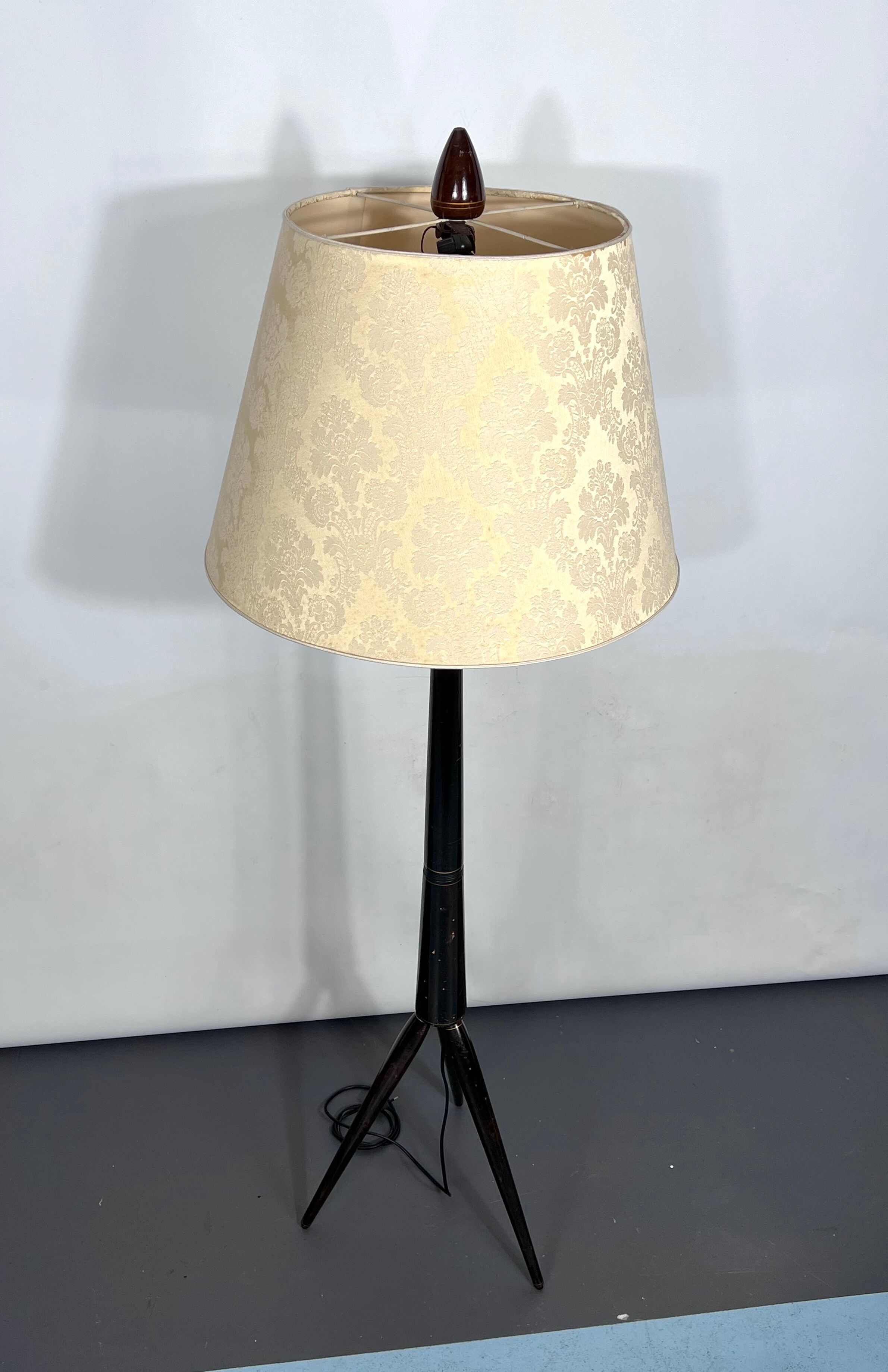 Wood tripod floor lamp, Italy, 1950s