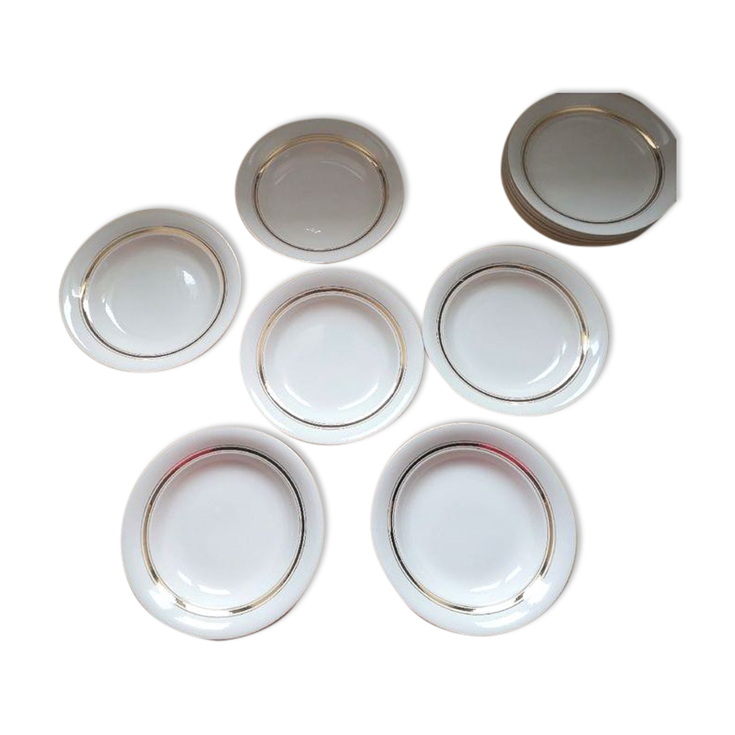 12 Villeroy & Boch cream plates with golden edging, 6 flat and 6 hollow plates