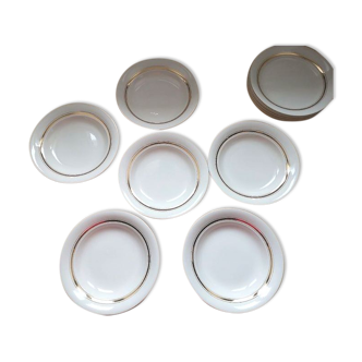 12 Villeroy & Boch cream plates with golden edging, 6 flat and 6 hollow plates