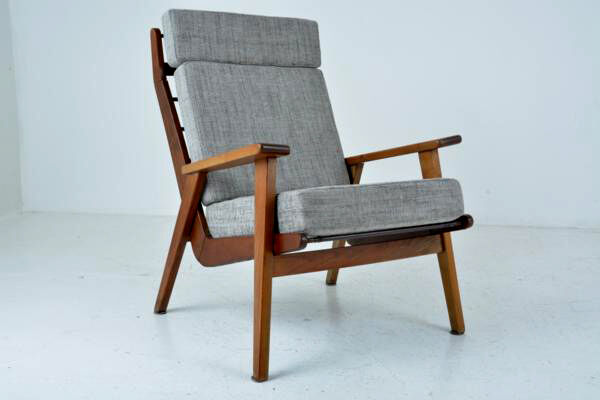 Chair model lotus designer Rob Parry edited by Gelderland