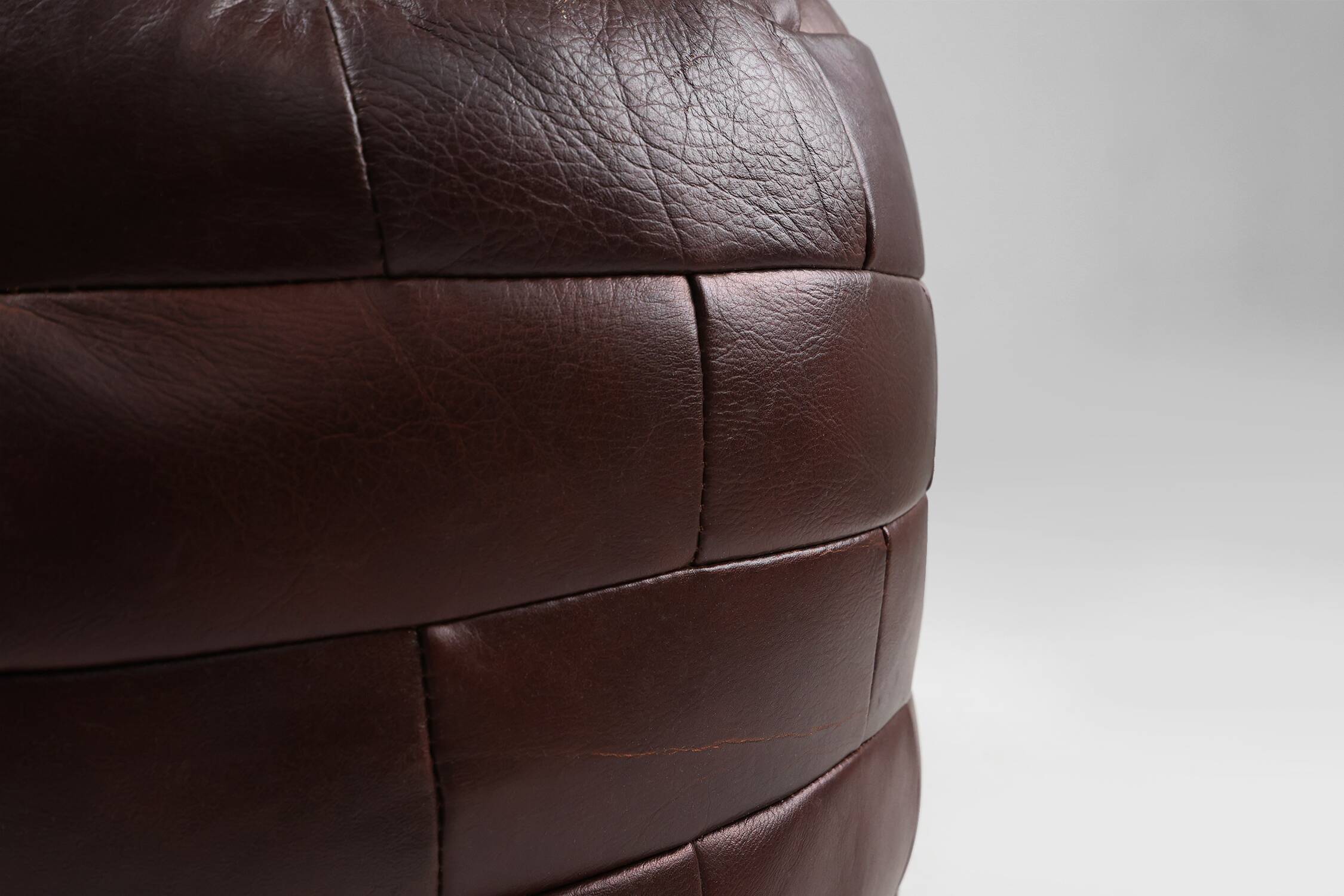 Pouf ottoman en cuir patchwork français vintage, années 1960