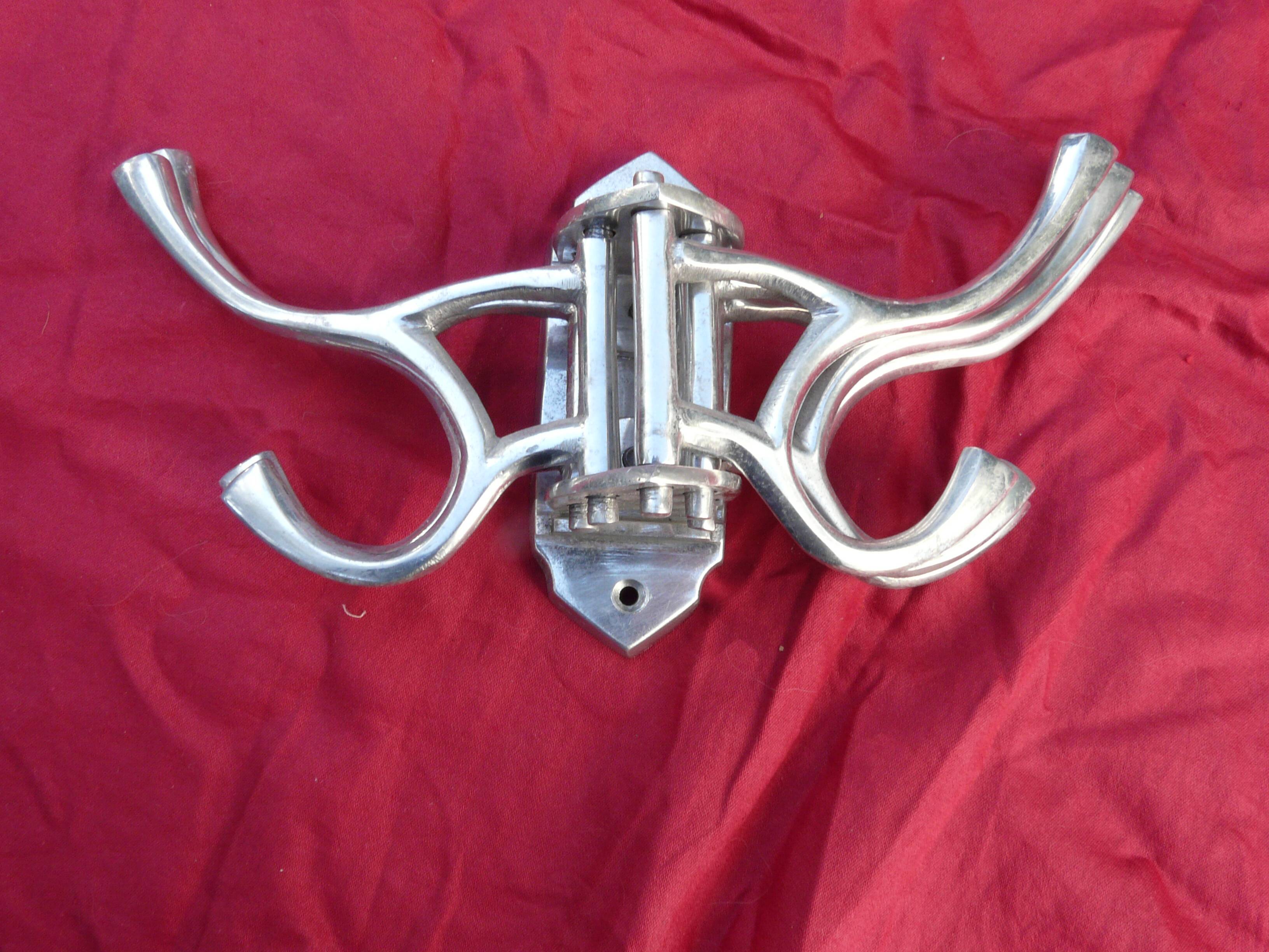 Aluminum wall coat rack with 5 double adjustable hooks