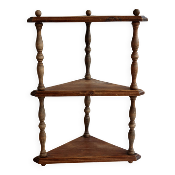 Étagère murale d’angle vintage bois à 3 niveaux – Montants en bois tourné