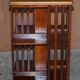Table bibliothèque tournante Sheraton Revival en acajou et bois de satin