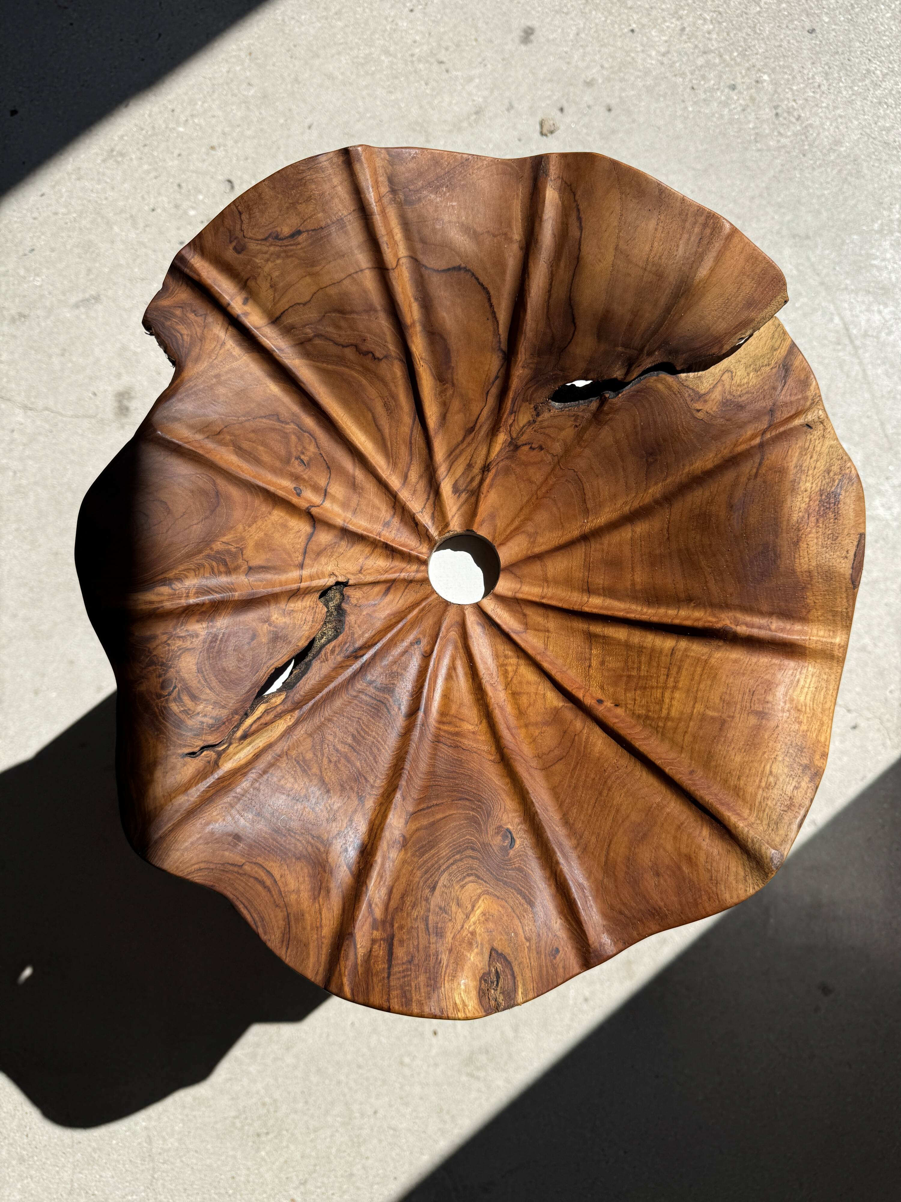 Average suspension flat wavy leaf in teak flower stripes D:40