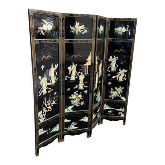 Chinese screen in painted mother-of-pearl and four-leaf black and gold lacquer