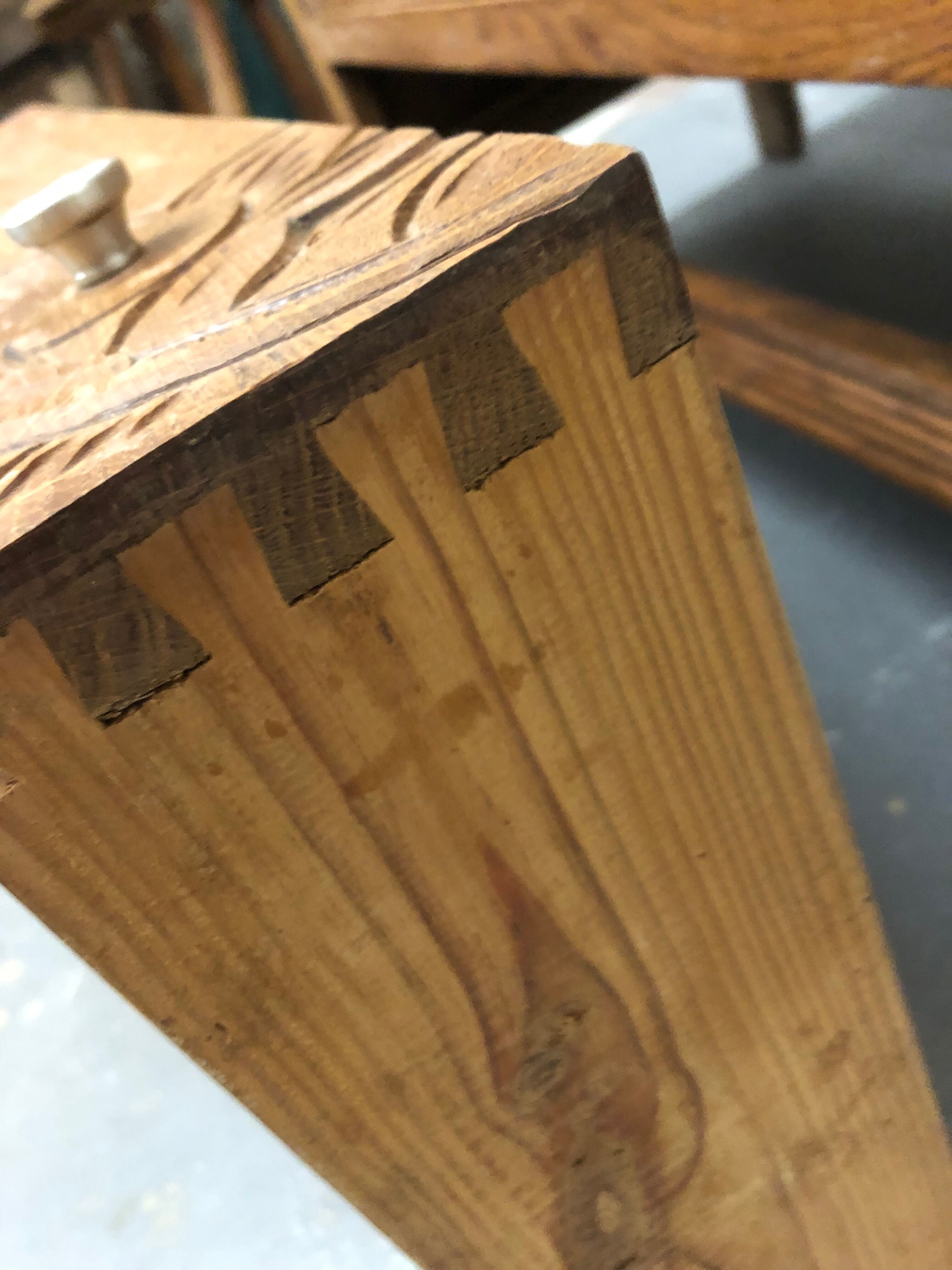 Oak chest of drawers
