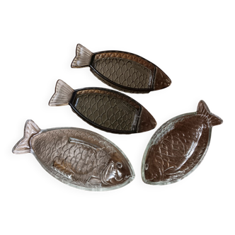 Lot de 4 raviers en verre transparent en forme de poisson.