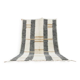 Traditional Moroccan beni ourain rug in wool, size 100 x 200 cm.