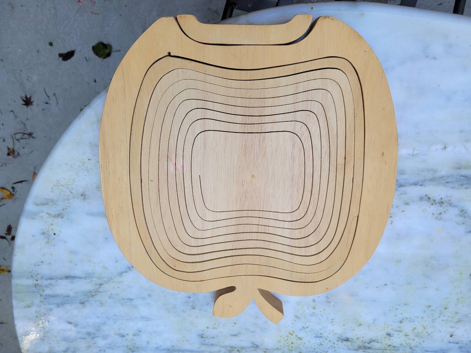 Foldable wooden fruit basket and trivet