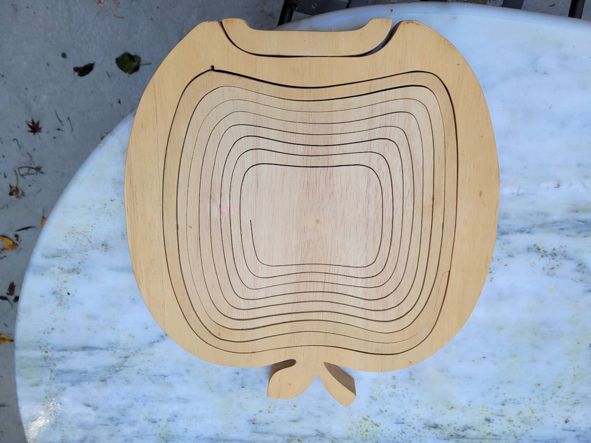 Corbeille à fruit en bois pliable et dessous de plat