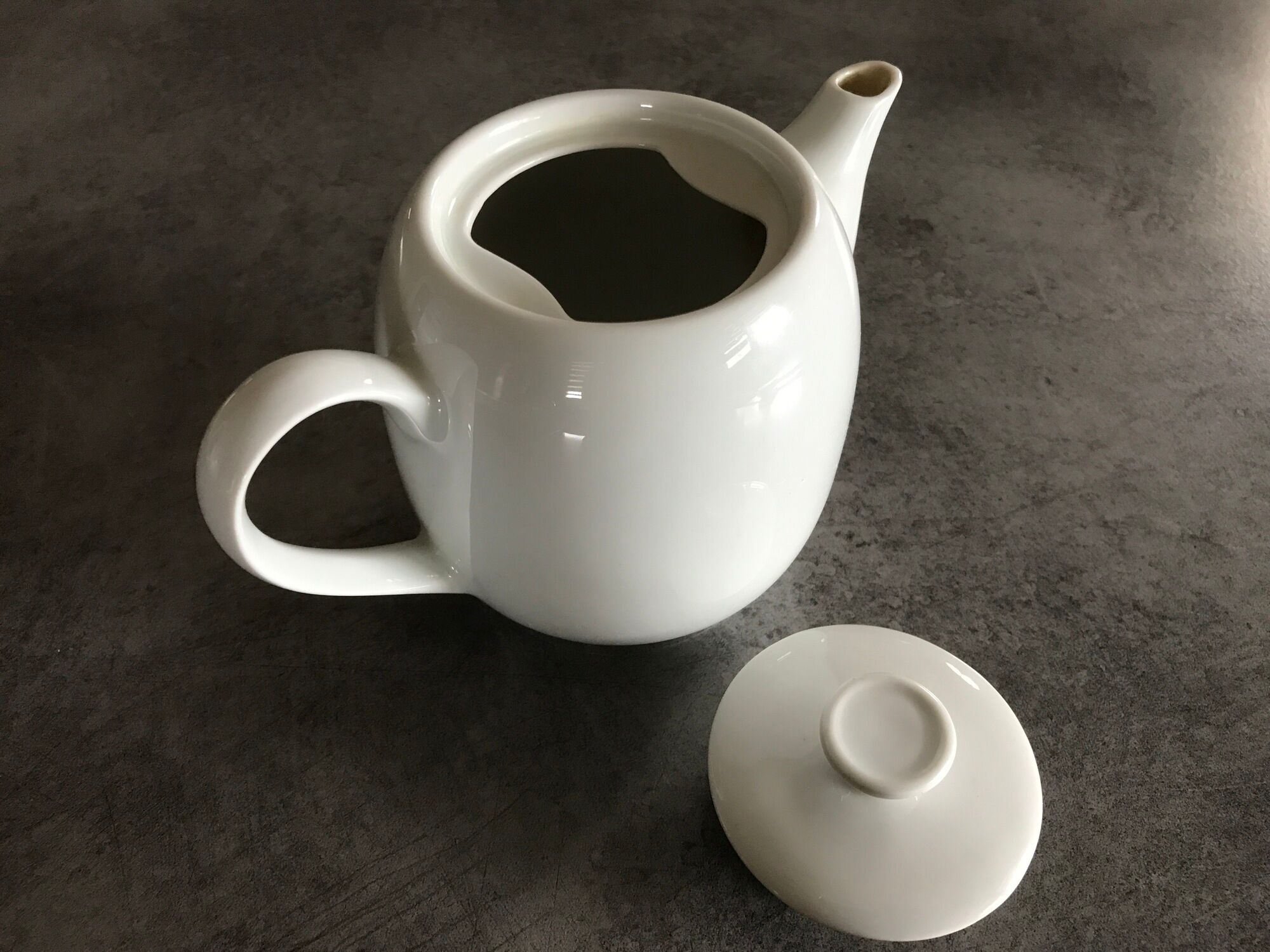 Théière en porcelaine émaillée blanche de Pillivyut  11,5 cm