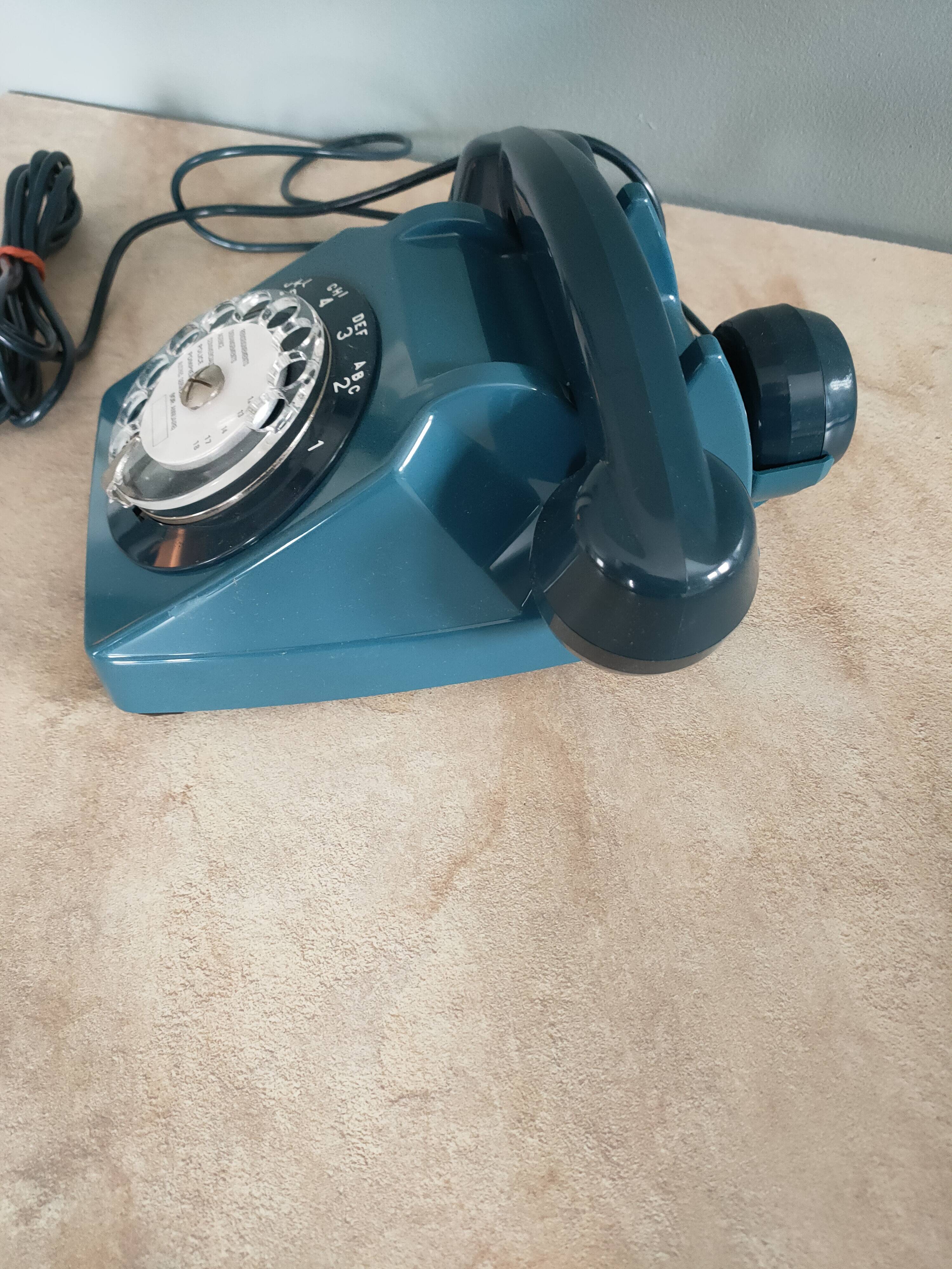 vintage blue telephone socotel