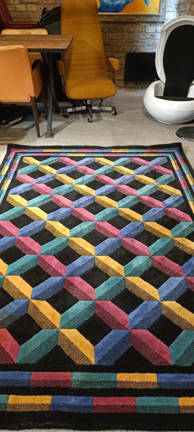 Vintage Missoni rug, model Palace.