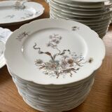 Porcelain crockery service