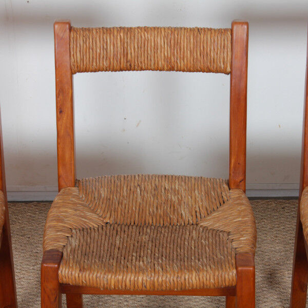 Suite de 6 chaises paillées en orme massif, travail français, 1950