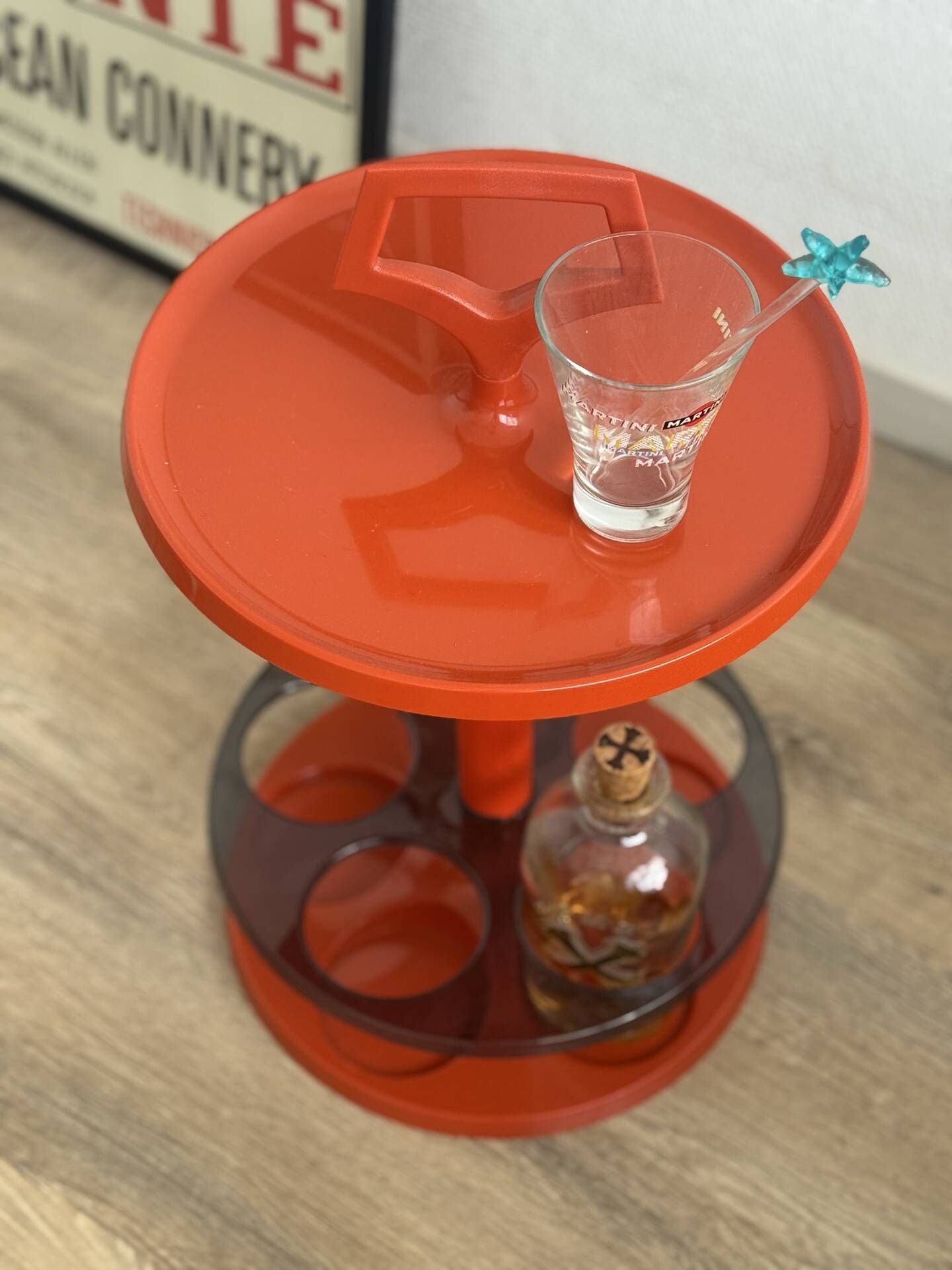 Table appoint / bar vintage orange