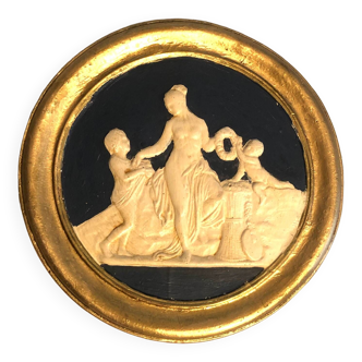 Round Plate Relief Golden Plaster