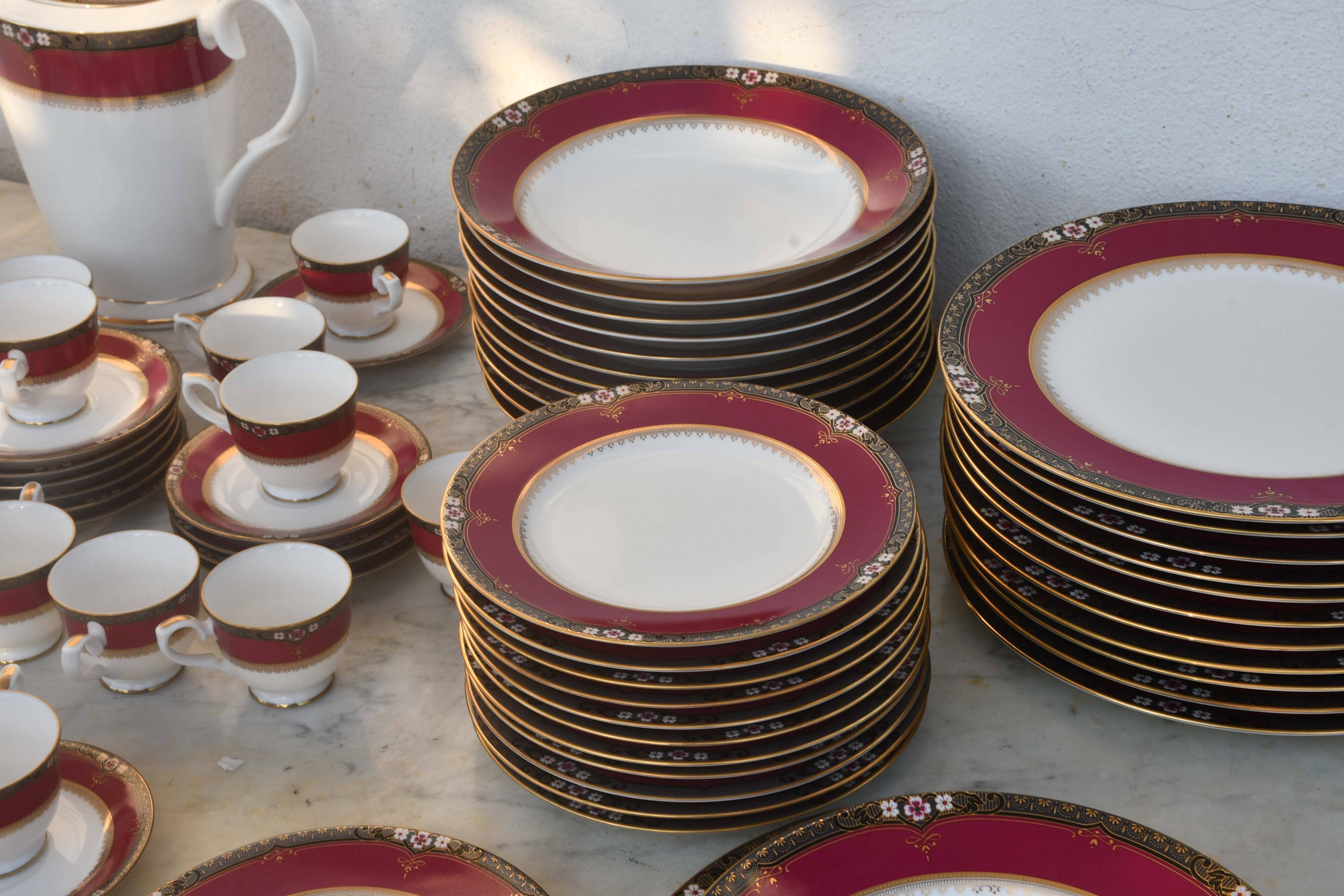 Elegant mid-century Japanese bone china service for 12 in white and noble red