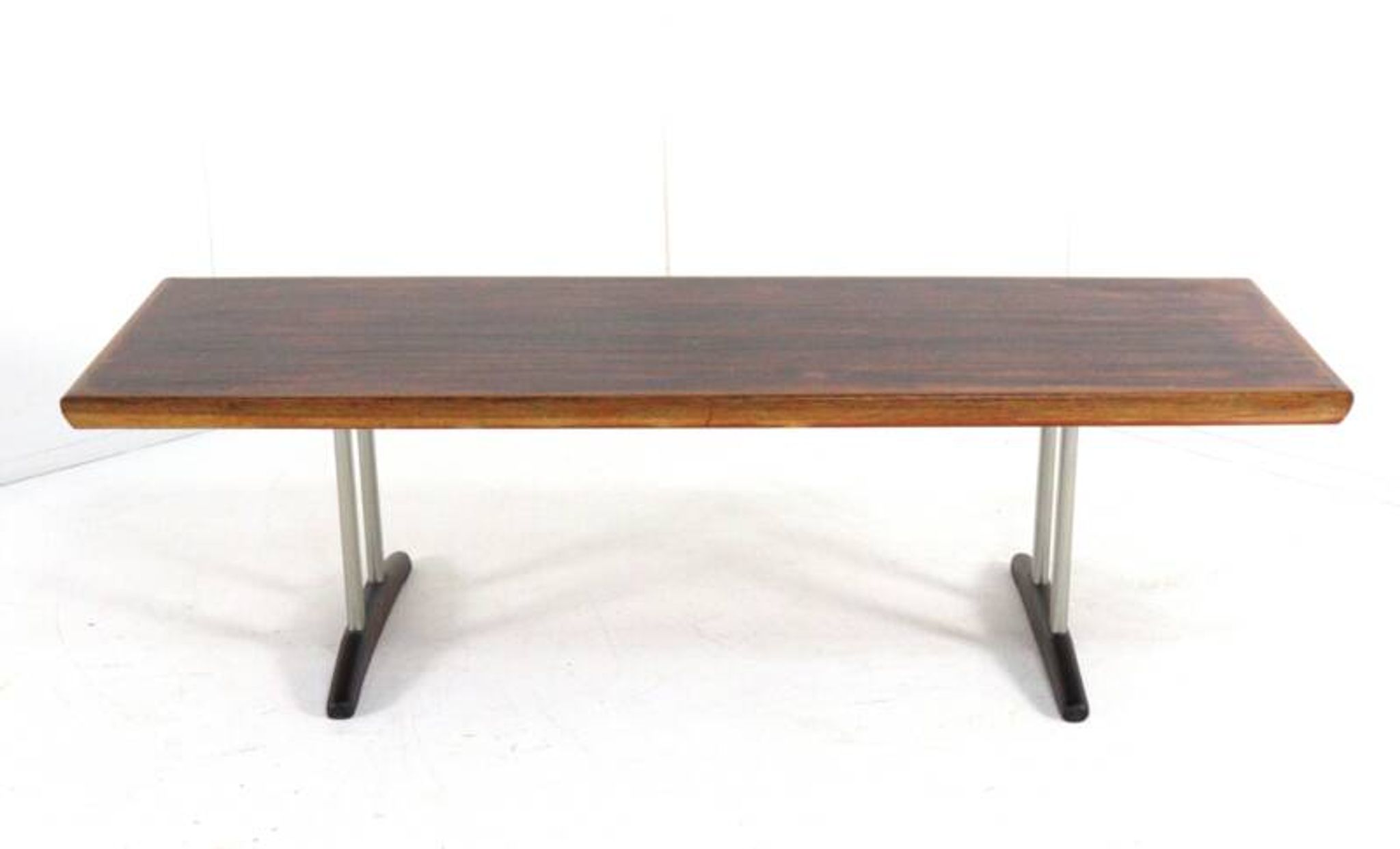 Table basse en palissandre / noyer 'Drachten' - style mid-century modern