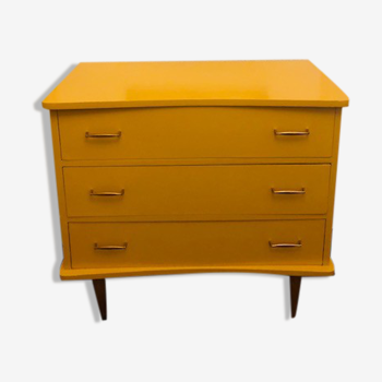 Commode yellow