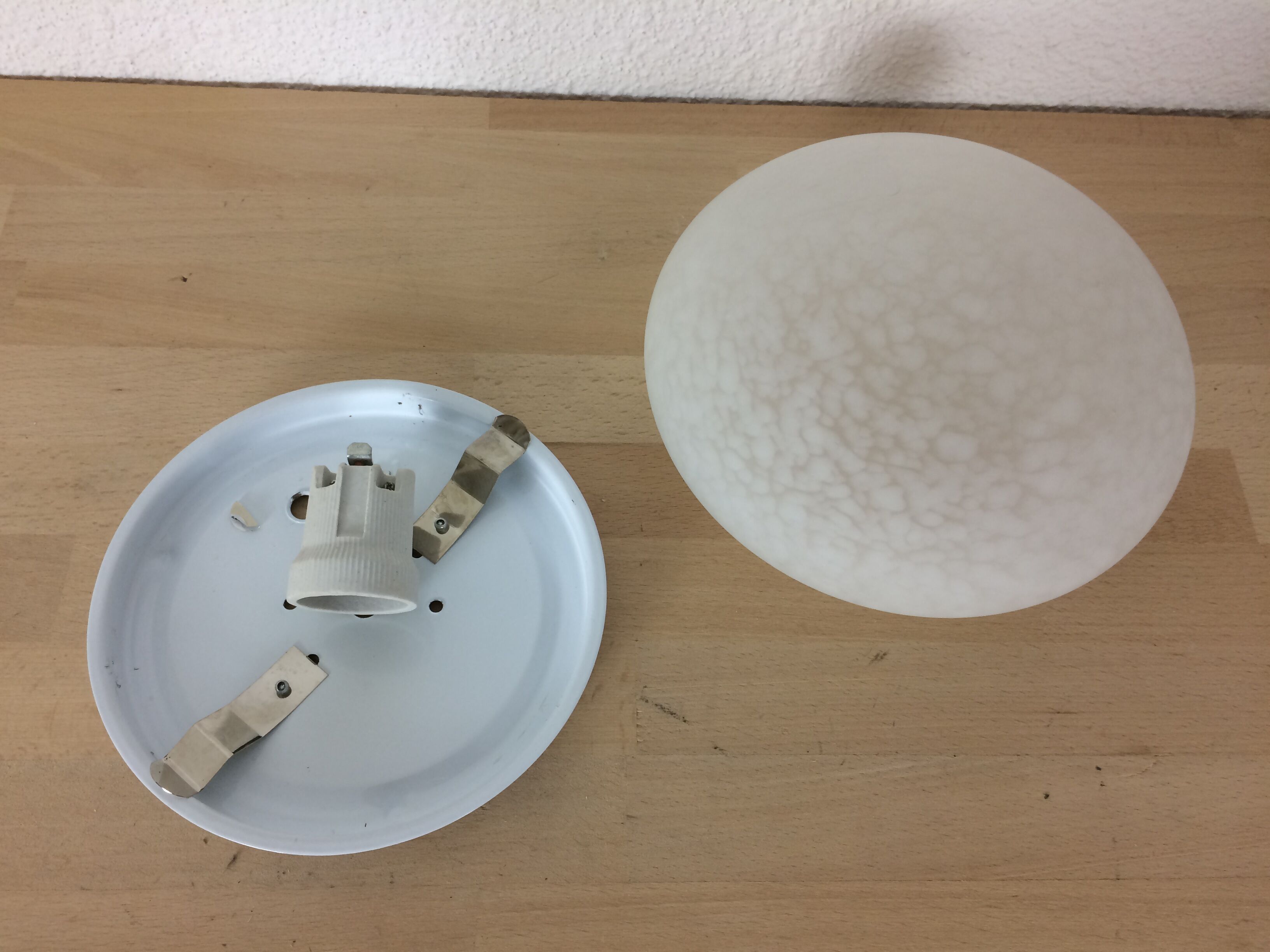 Apply Vianne speckled glass ball, half sphere