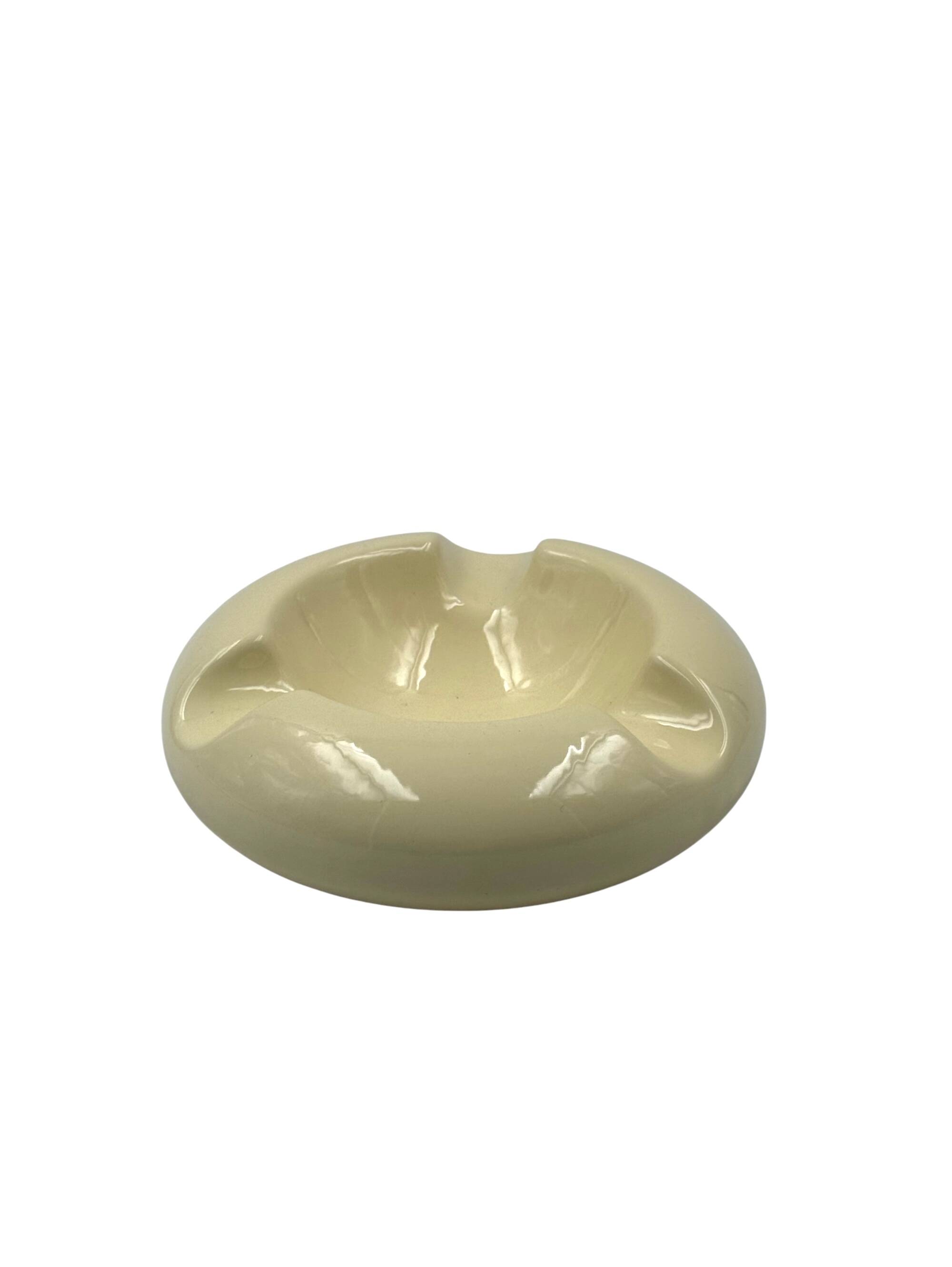 Space age cream ceramic ashtray, Sicart Italy 1970s