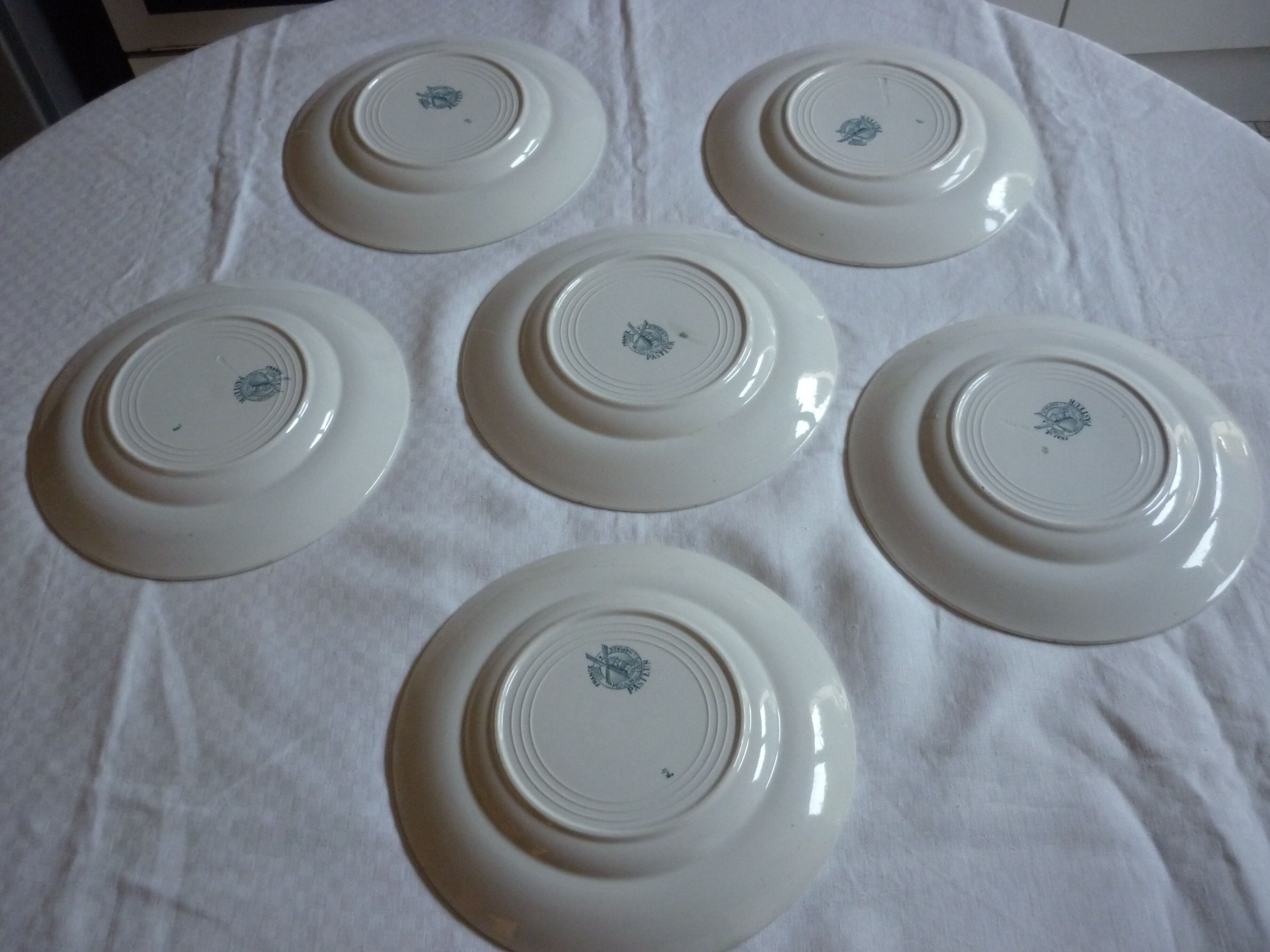 Set of 6 plates plate mill of wolves model Pastor