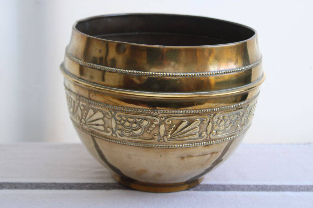 Cache-pot en laiton doré