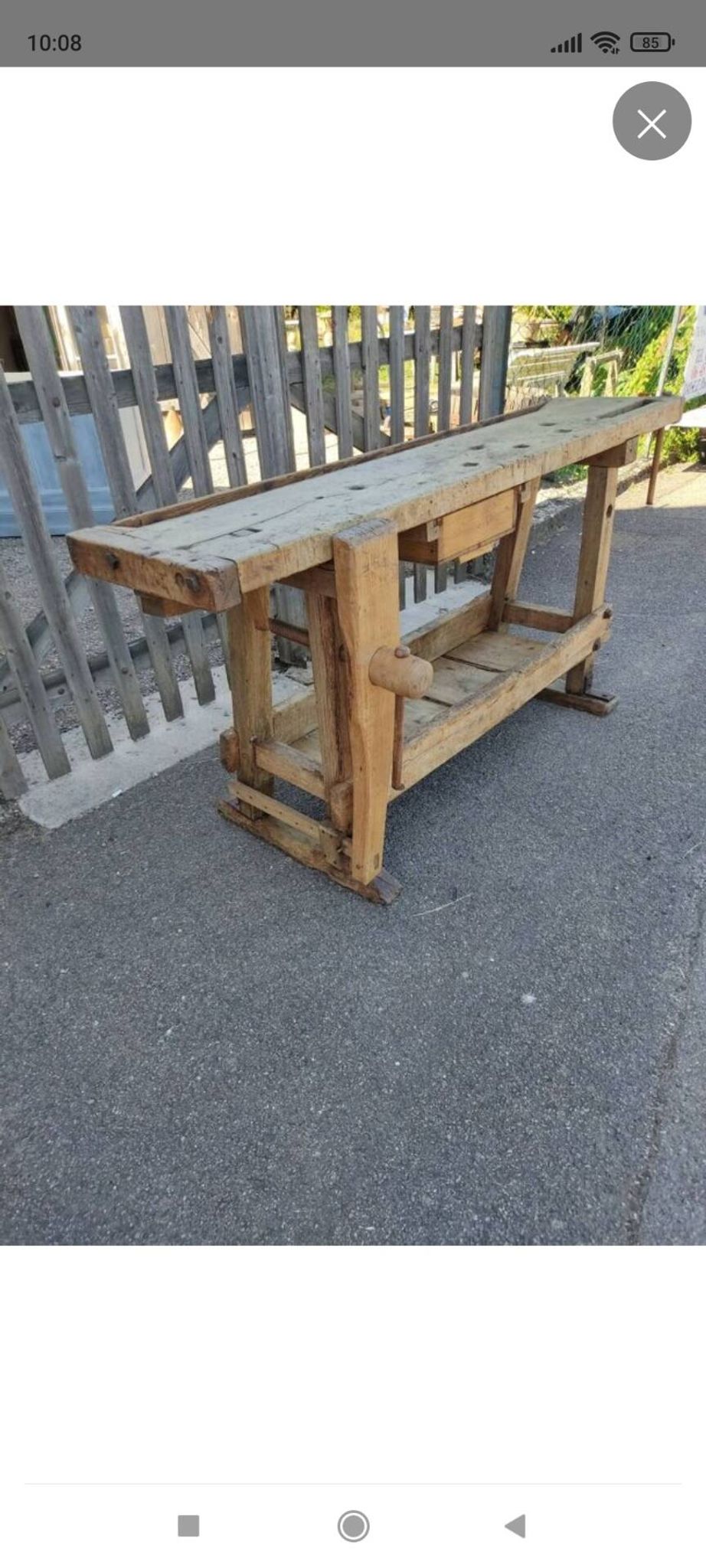 Small workshop bench