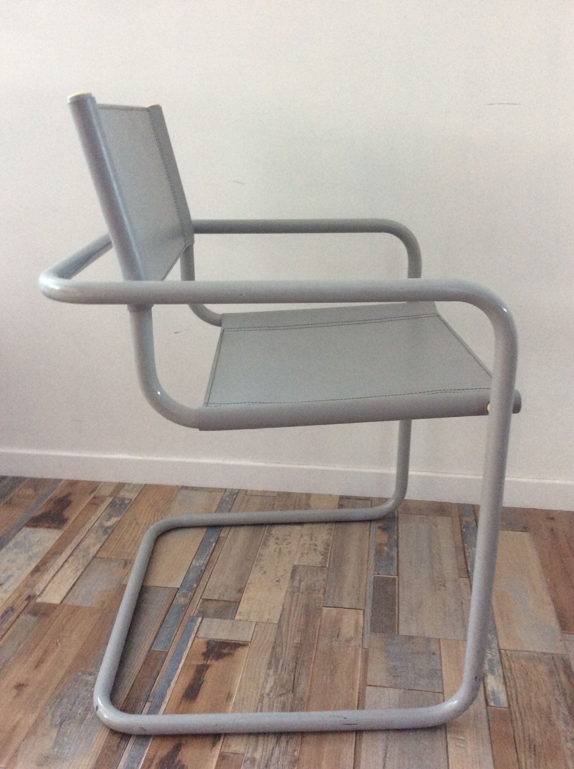 Cantilever chair design Bauhaus 70-80