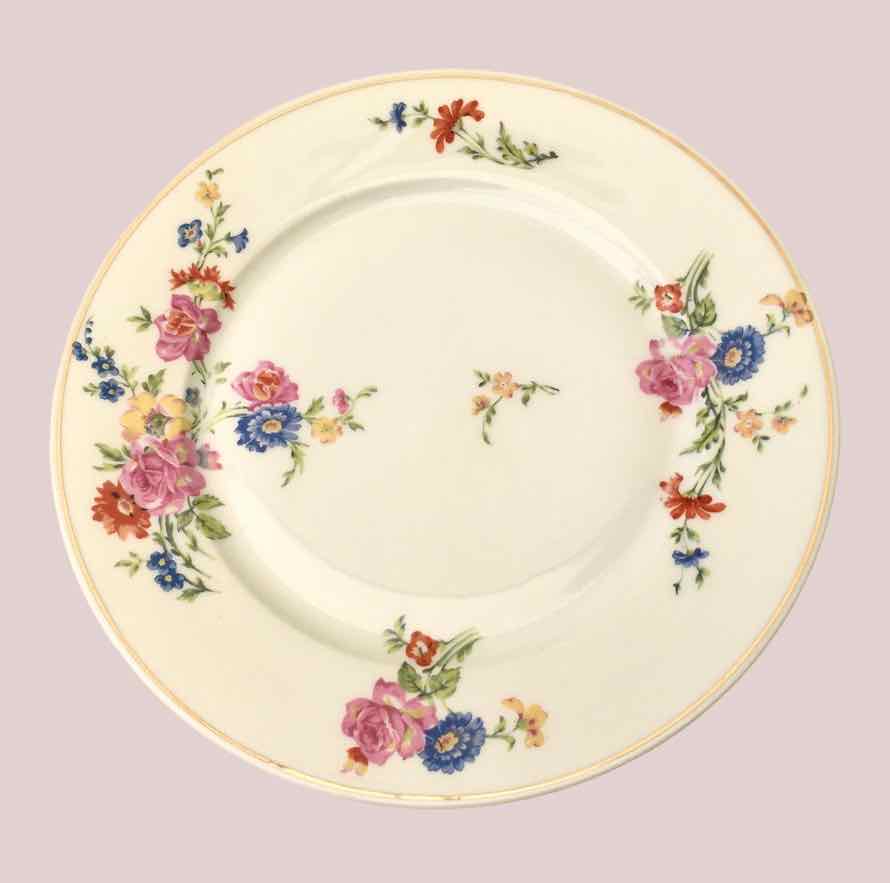 Set of 12 flat plates flowered porcelain