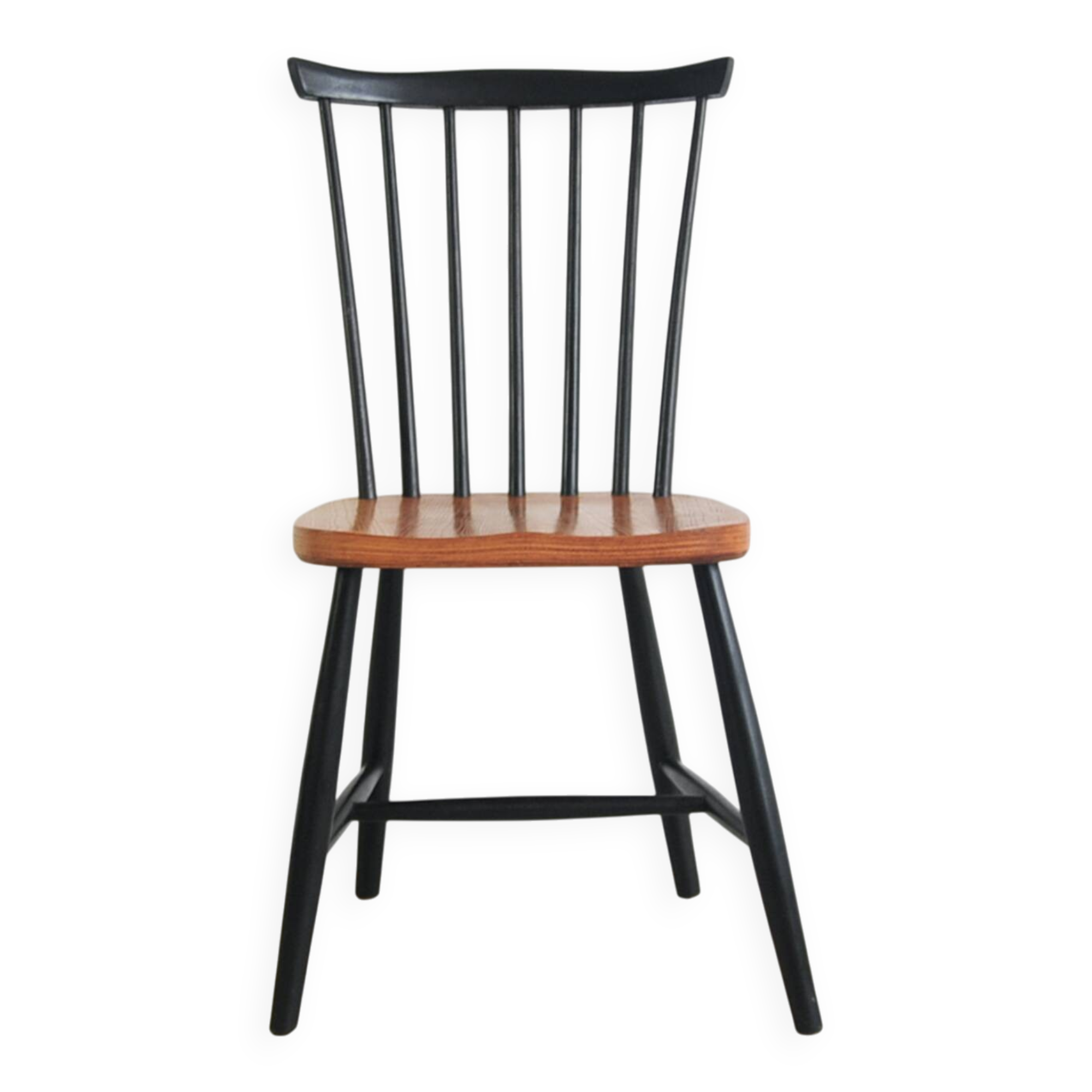 Spindle chair with black legs
