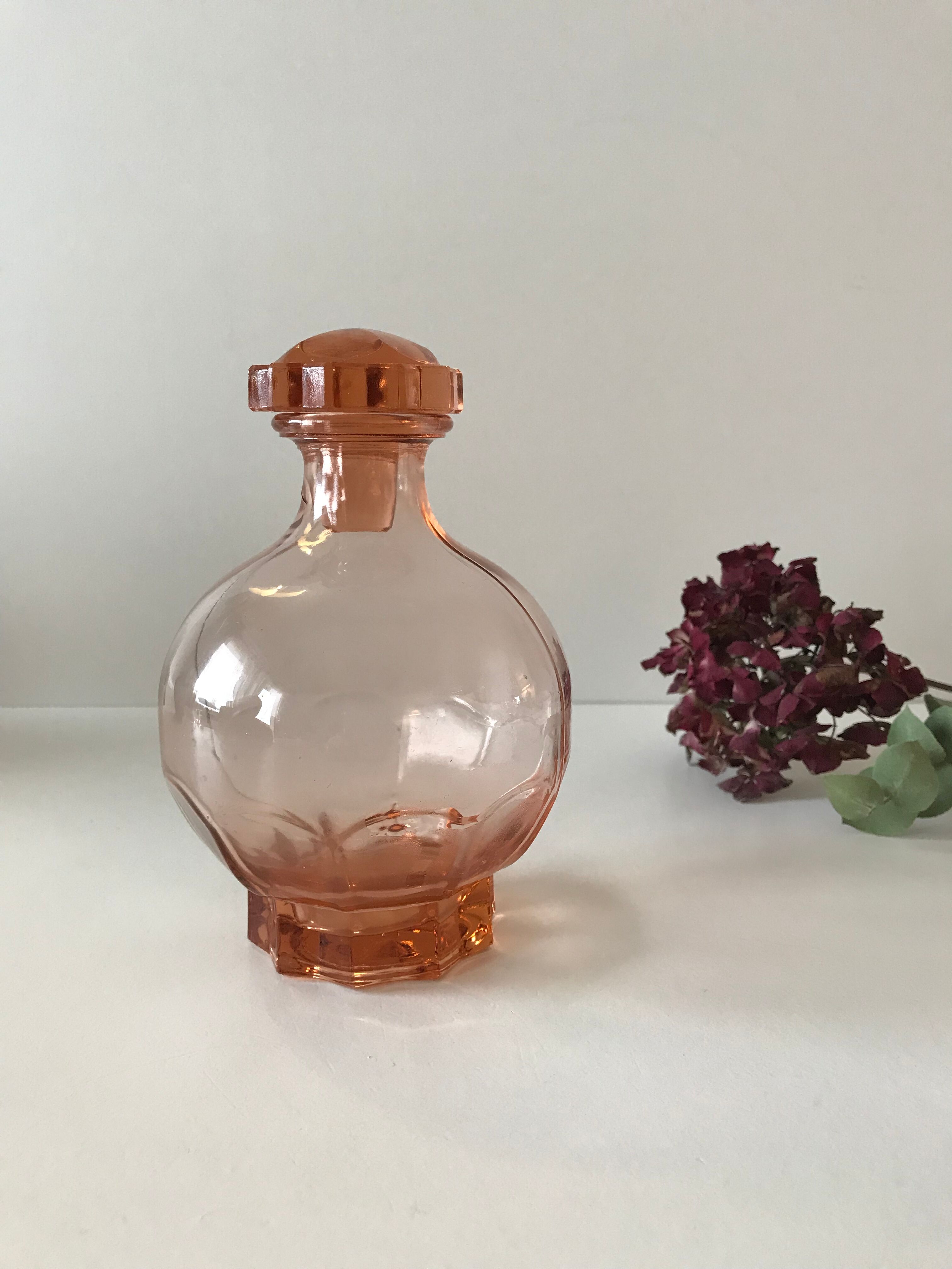 Glass carafe pink
