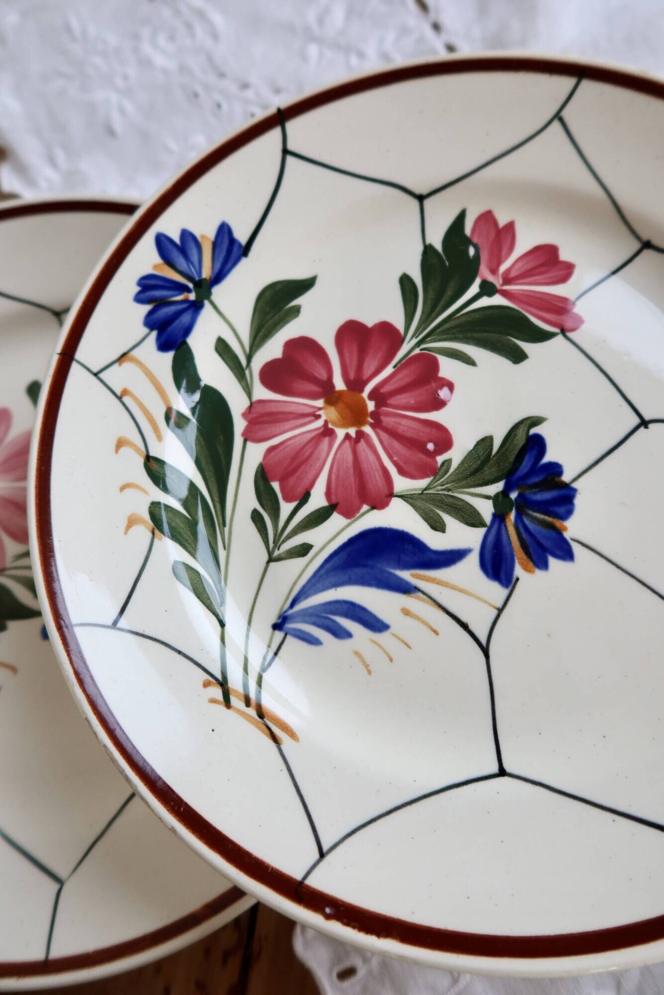 6 vintage flat plates faience Saint-Amand model Maurice – Flora decor