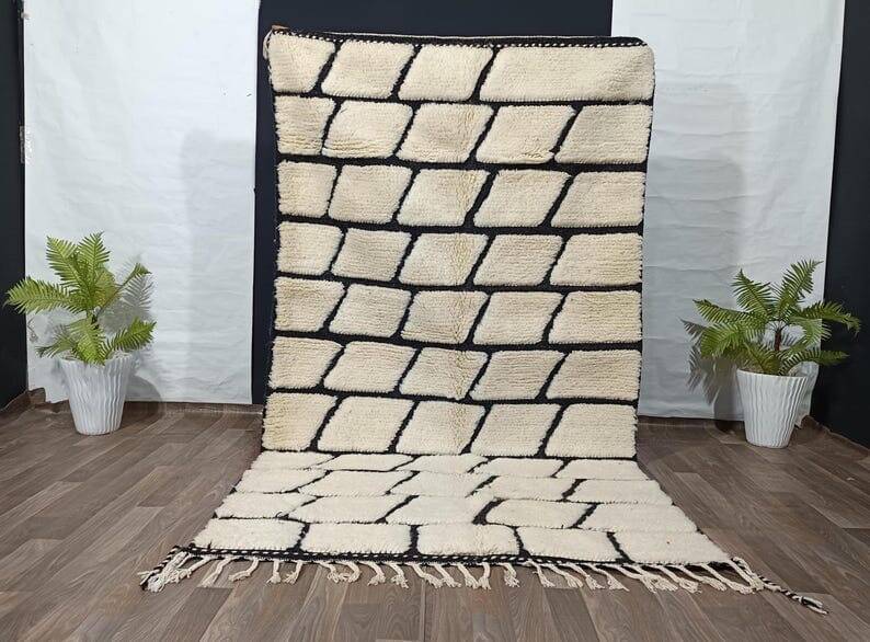 Handmade pure wool rug, size 140 x 260 cm.