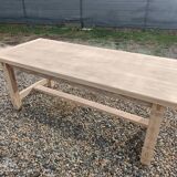 Farm table