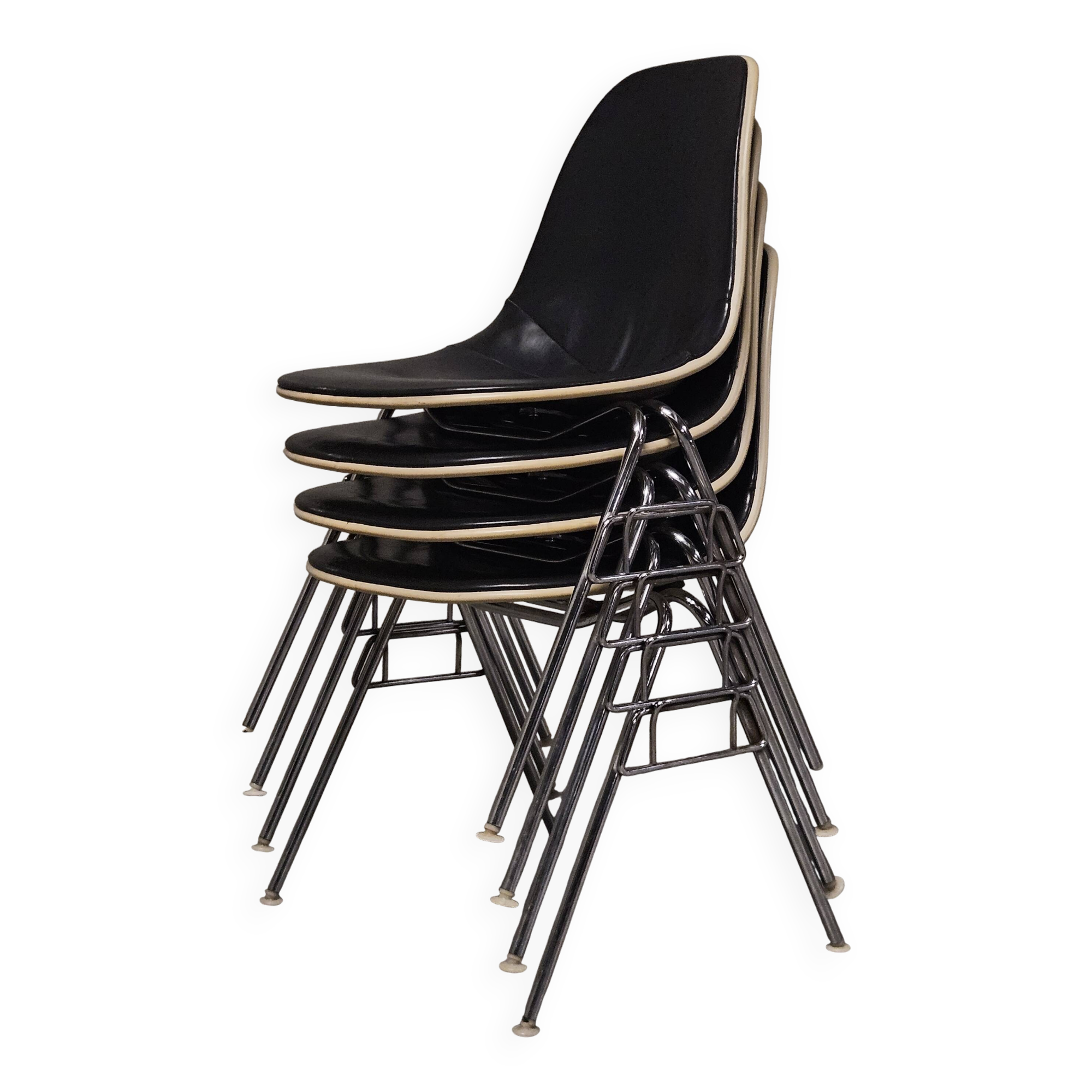 Eames chair by herman miller - model dss