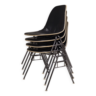 Eames chair by herman miller - model dss