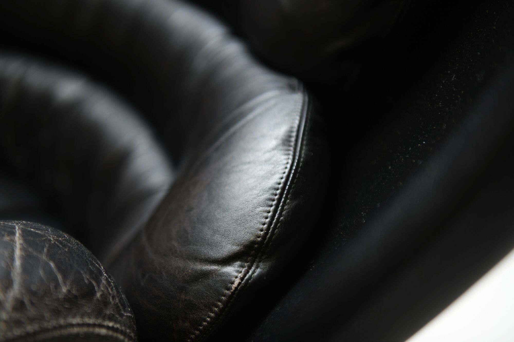 Vintage Elda chair in black leather & red shell by Joe Colombo for Comfort Italy