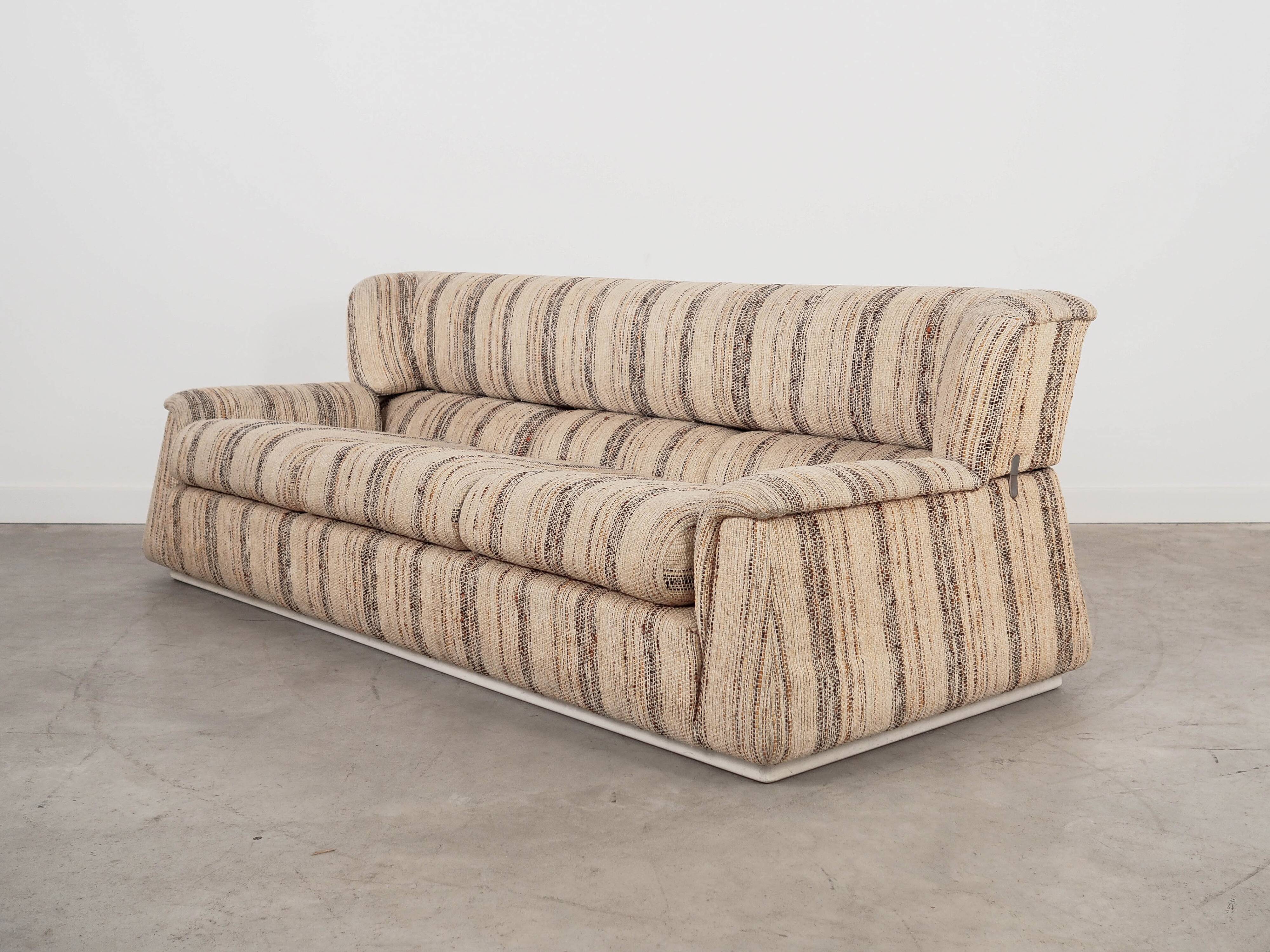 Three-seater sofa, Italian design, 1960s, manufactured by Saporiti