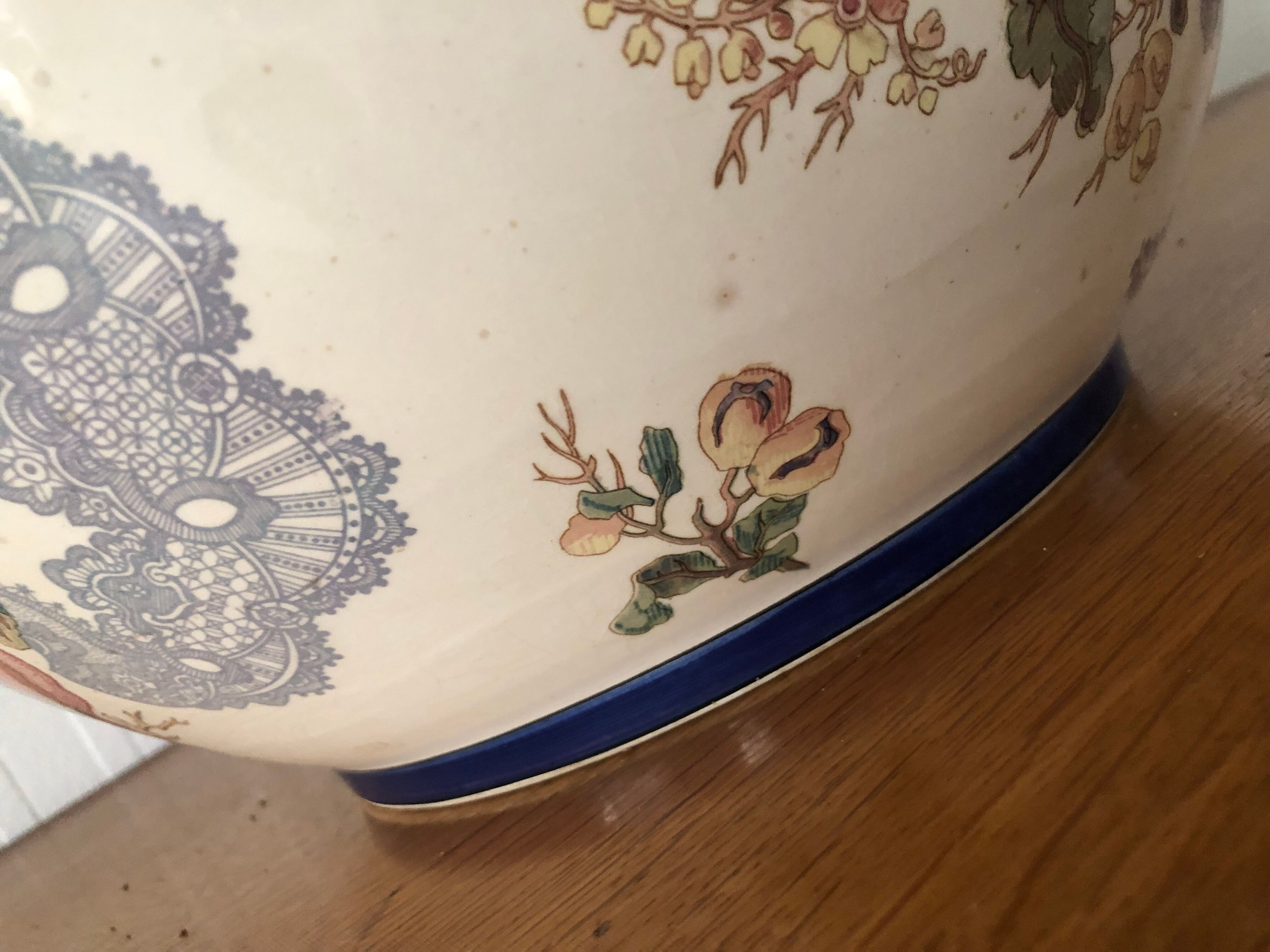 Faience pot lavallière sarreguemines floral motifs
